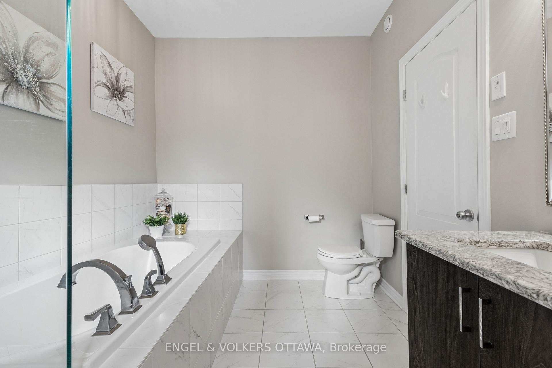 Photo 17 of 865 Tewin Circle, Ottawa, Camelot — HOMEH