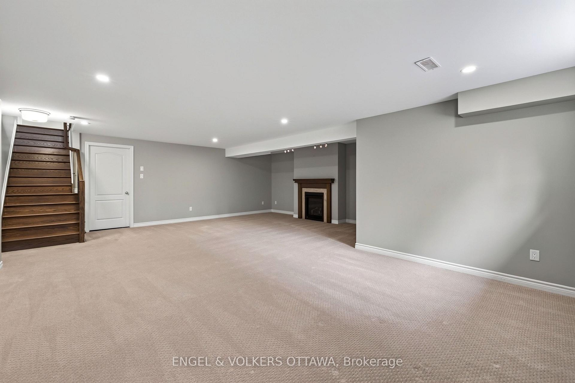 Photo 22 of 865 Tewin Circle, Ottawa, Camelot — HOMEH