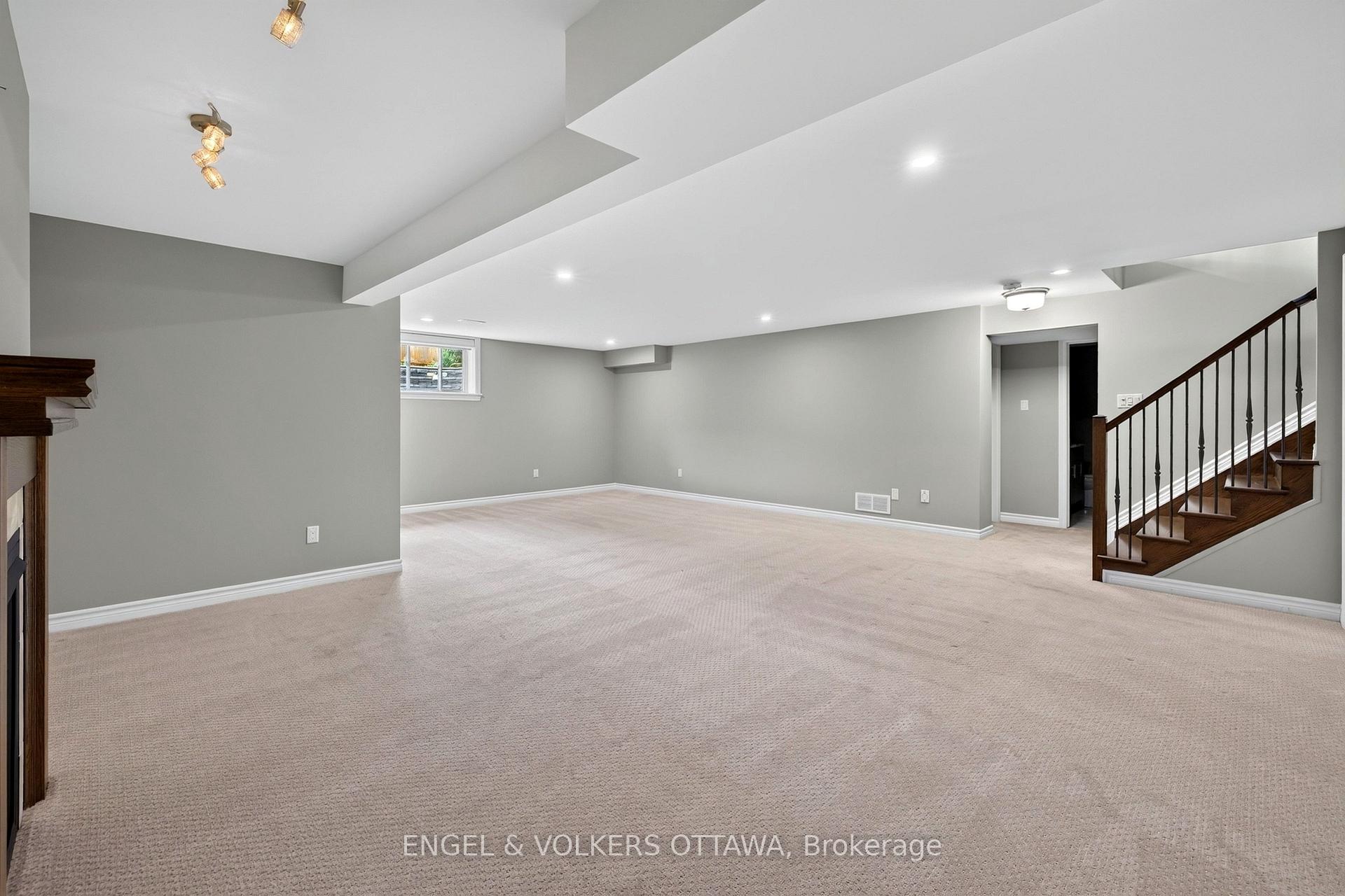 Photo 23 of 865 Tewin Circle, Ottawa, Camelot — HOMEH
