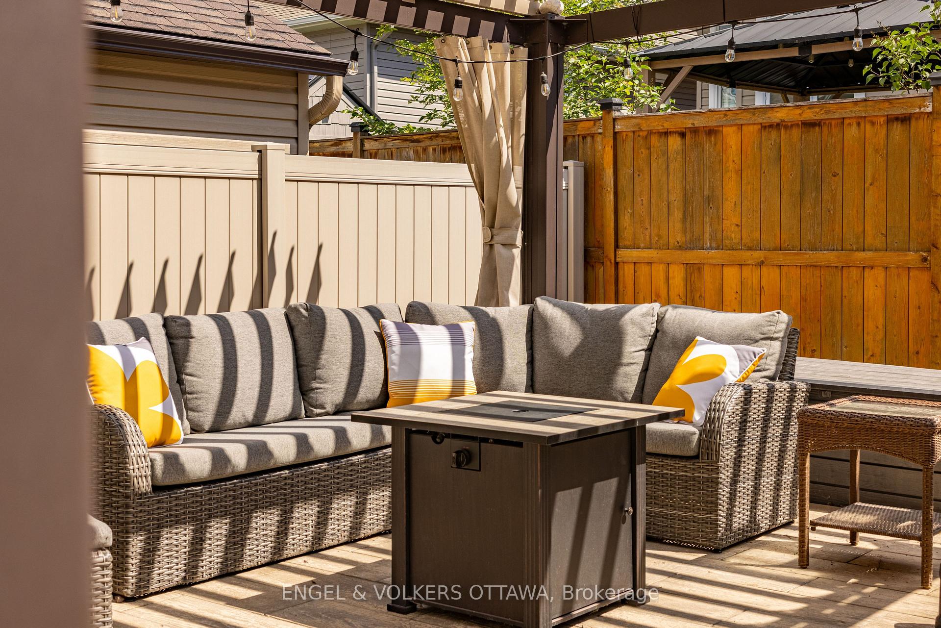 Photo 28 of 865 Tewin Circle, Ottawa, Camelot — HOMEH