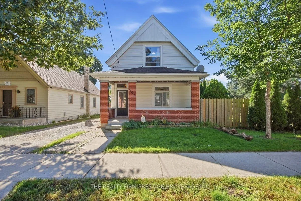 Photo of 767 Elias Street N