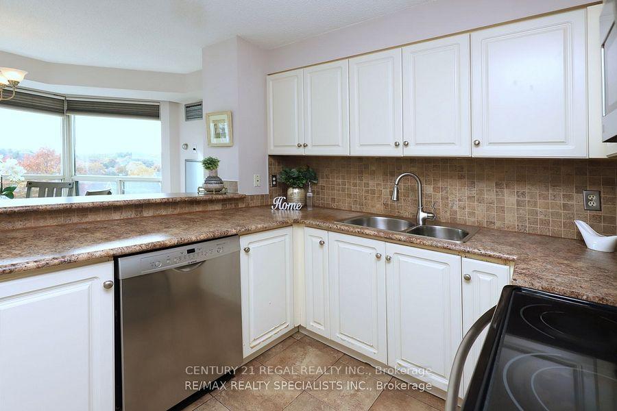 Photo 5 of Unit 704, 2155 Burnhamthorpe Road W, Mississauga, Erin Mills — HOMEH