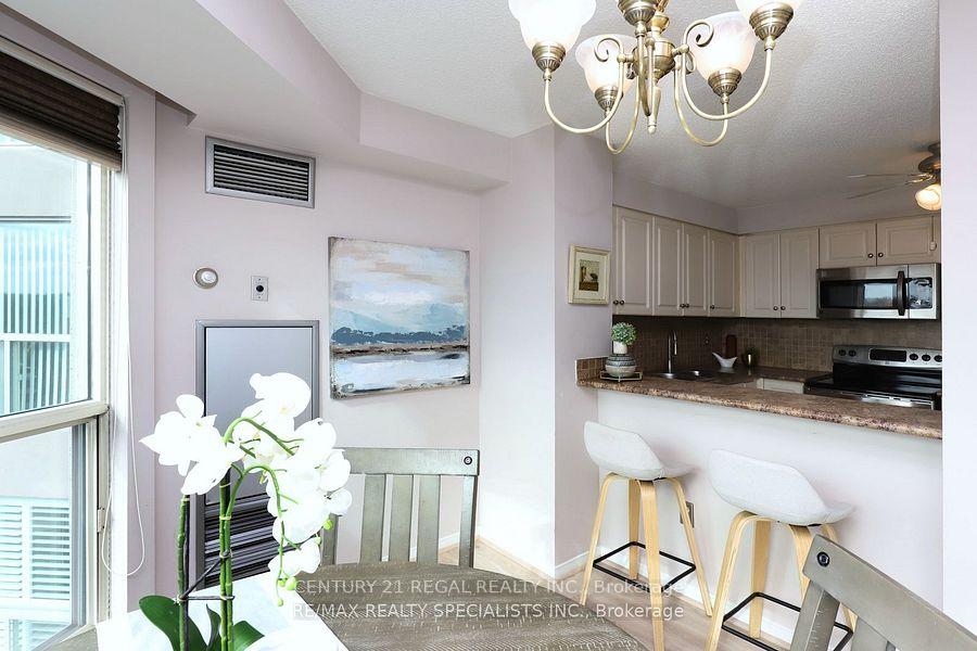 Photo 8 of Unit 704, 2155 Burnhamthorpe Road W, Mississauga, Erin Mills — HOMEH