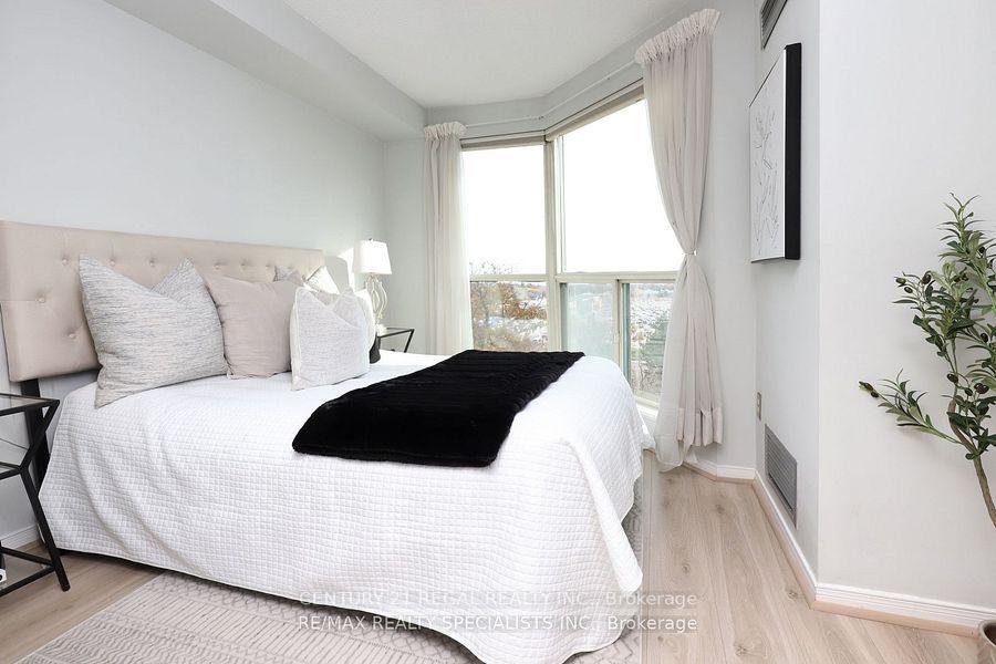 Photo 9 of Unit 704, 2155 Burnhamthorpe Road W, Mississauga, Erin Mills — HOMEH
