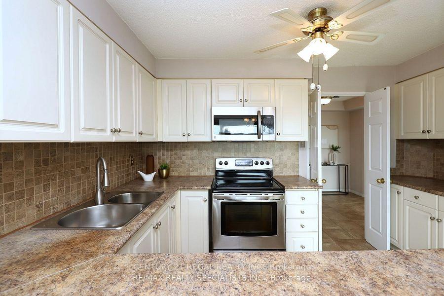 Photo 10 of Unit 704, 2155 Burnhamthorpe Road W, Mississauga, Erin Mills — HOMEH