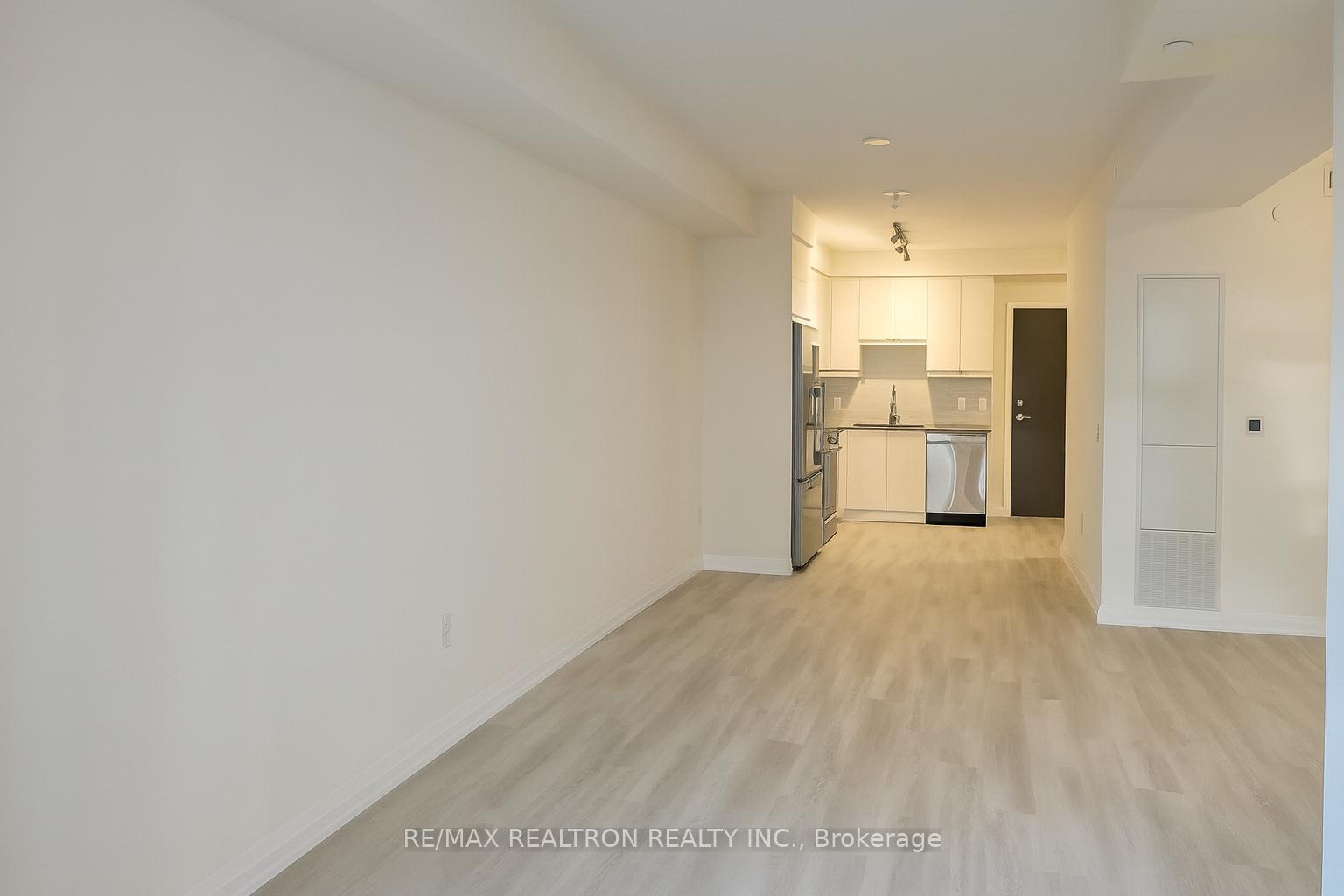 Photo 3 of Unit 726, 3270 Sheppard Avenue E, Scarborough, Tam O'Shanter-Sullivan — HOMEH