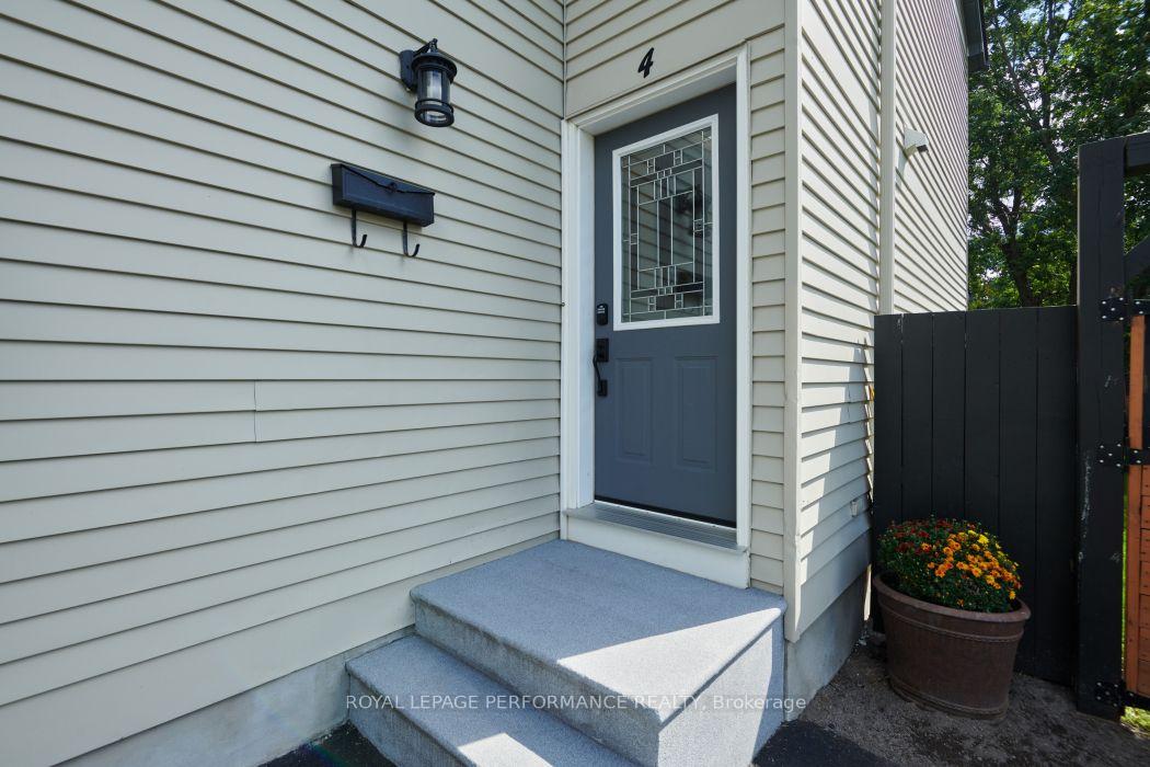 Photo 2 of 4 Winchester Drive, Ottawa, Kanata - Glencairn/Hazeldean — HOMEH