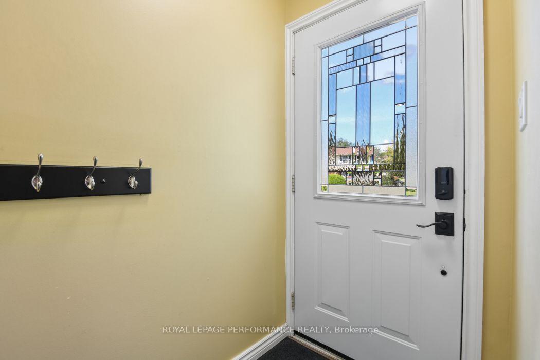 Photo 3 of 4 Winchester Drive, Ottawa, Kanata - Glencairn/Hazeldean — HOMEH