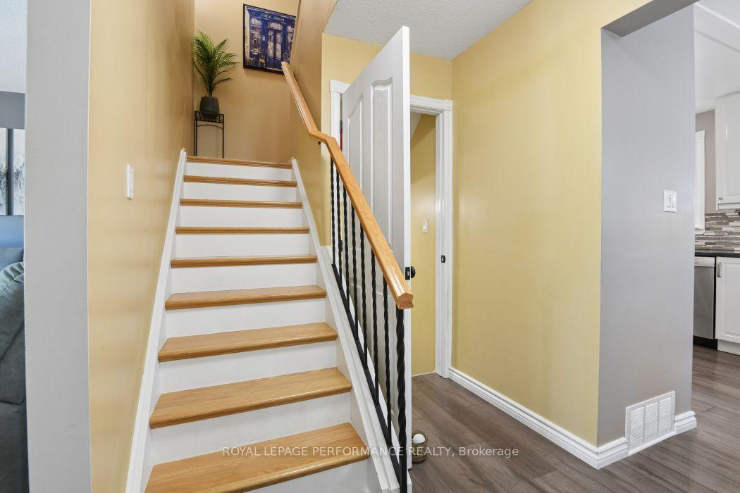 Photo 4 of 4 Winchester Drive, Ottawa, Kanata - Glencairn/Hazeldean — HOMEH