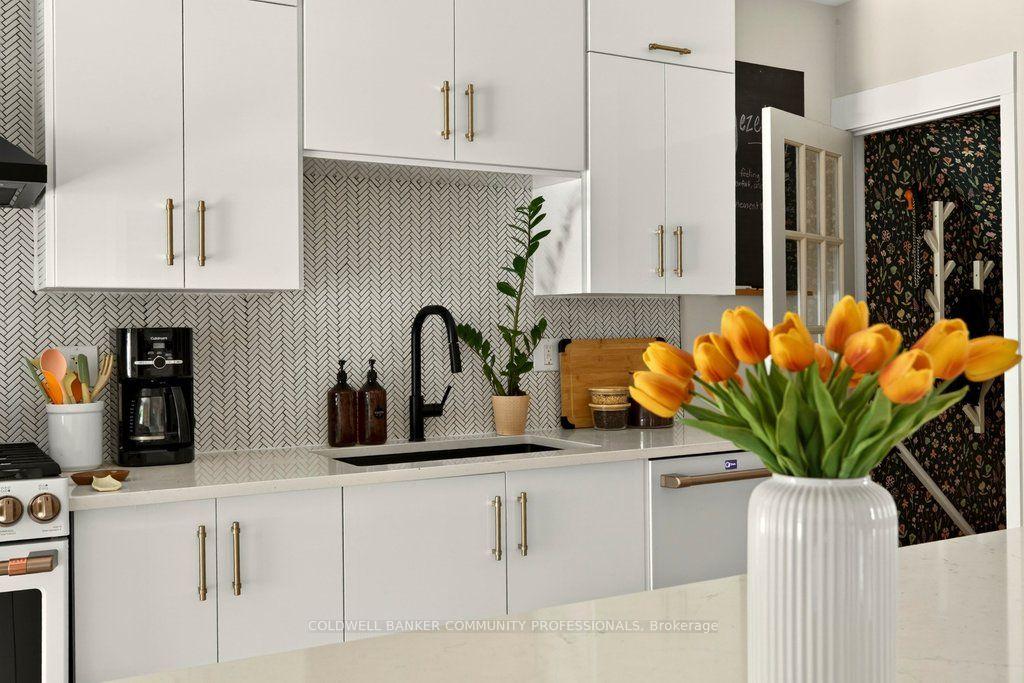 Photo 14 of 139 Belmont Avenue, Hamilton, Crown Point — HOMEH