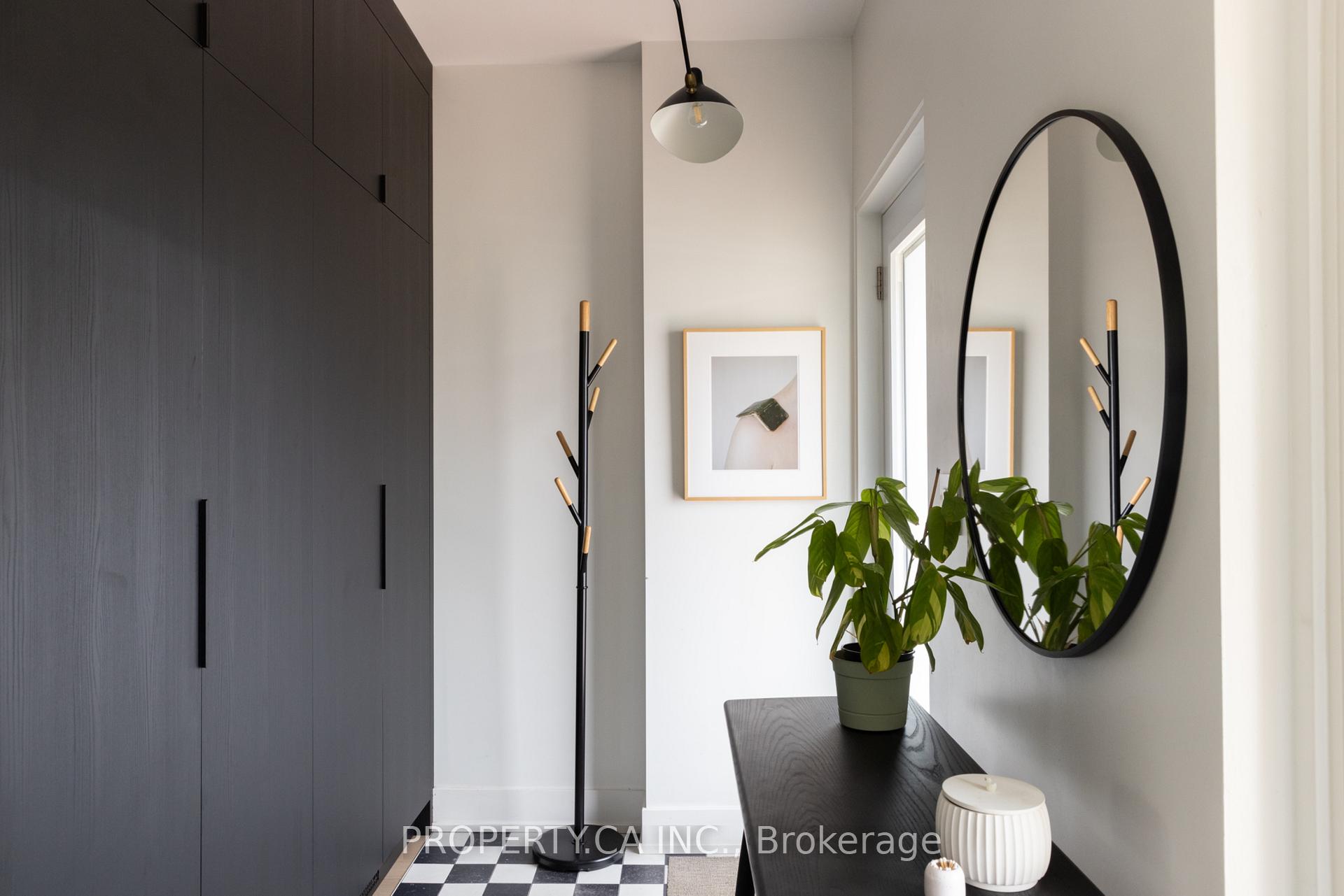 Photo 5 of 301 Grace Street, Toronto, Palmerston-Little Italy — HOMEH