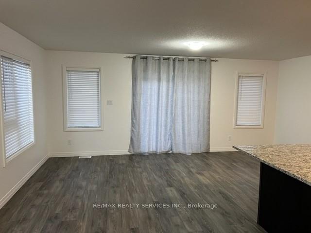 Photo 4 of 18 Roper Place, Kitchener, Huron Park — HOMEH