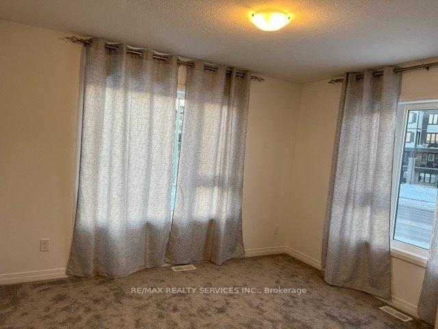 Photo 10 of 18 Roper Place, Kitchener, Huron Park — HOMEH