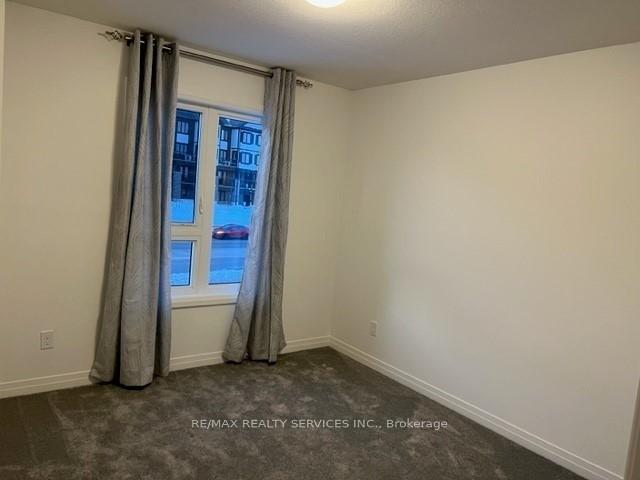 Photo 11 of 18 Roper Place, Kitchener, Huron Park — HOMEH