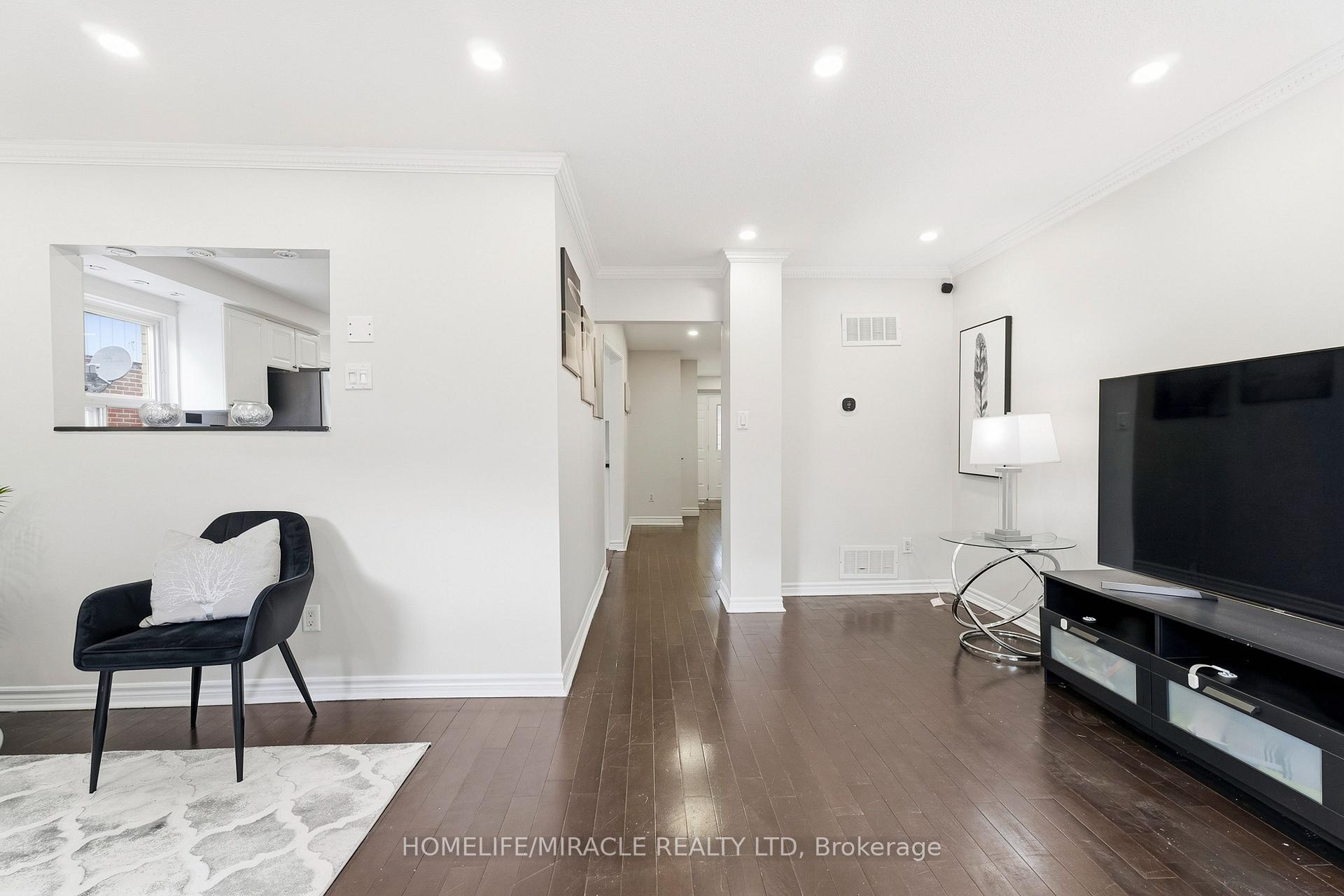 Photo 14 of 26 Abell Drive, Brampton, Madoc — HOMEH