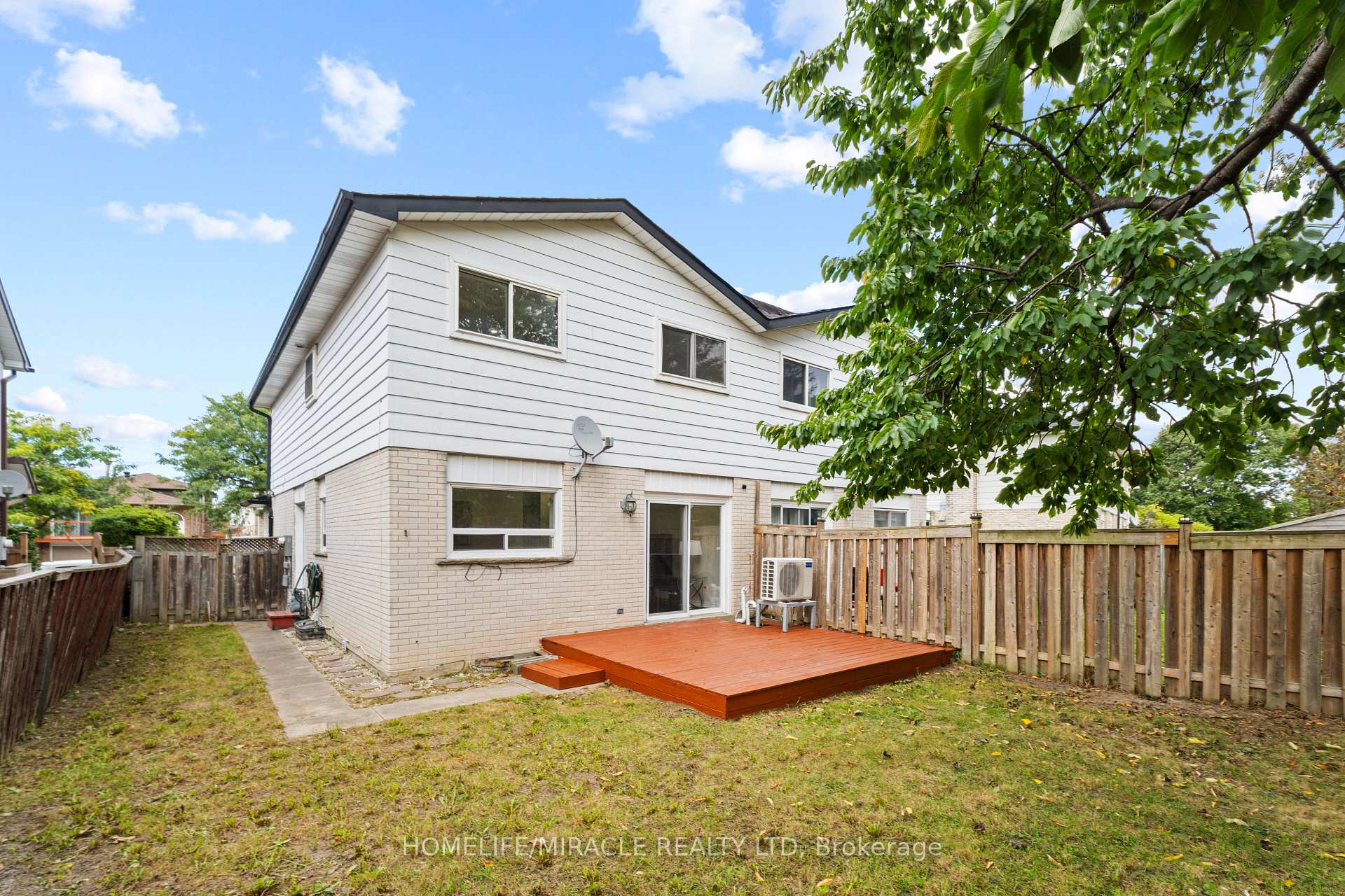 Photo 17 of 26 Abell Drive, Brampton, Madoc — HOMEH