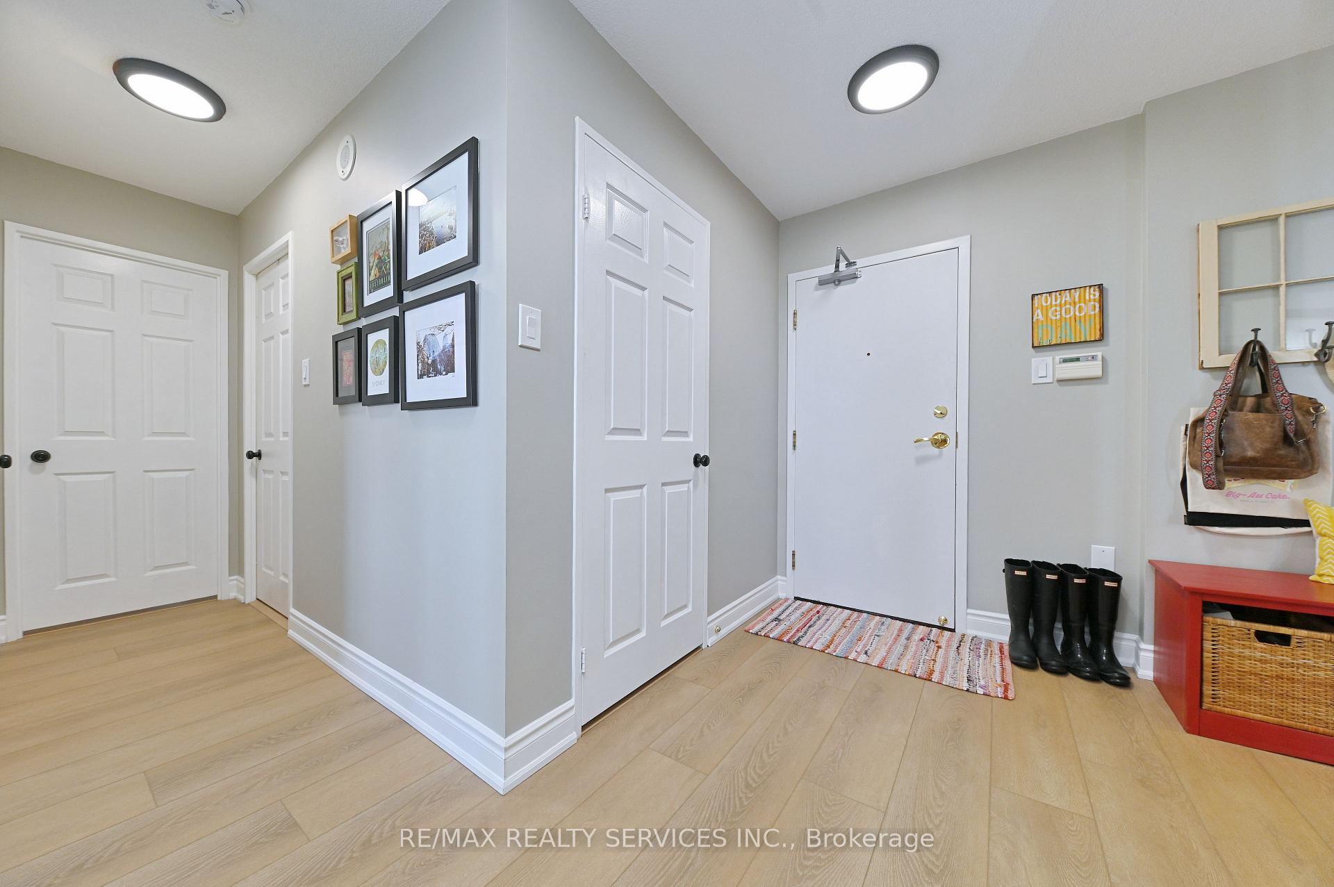 Photo 7 of Unit 905, 20 Cherrytree Drive, Brampton, Fletcher's Creek South — HOMEH