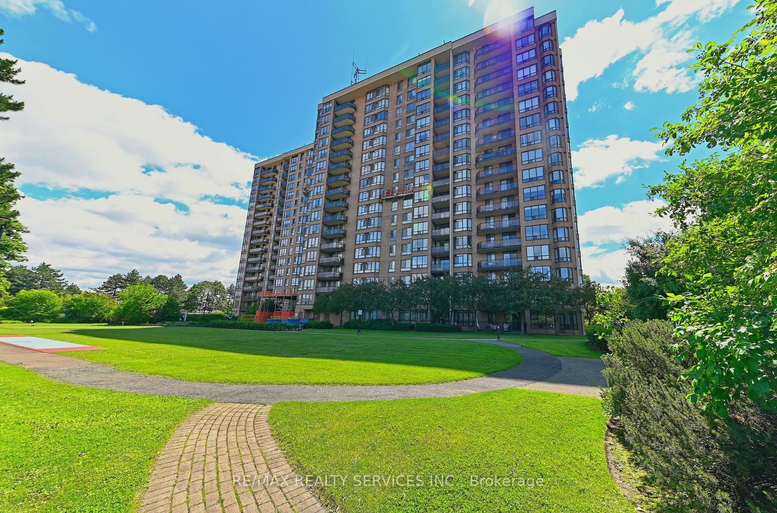 Photo 31 of Unit 905, 20 Cherrytree Drive, Brampton, Fletcher's Creek South — HOMEH