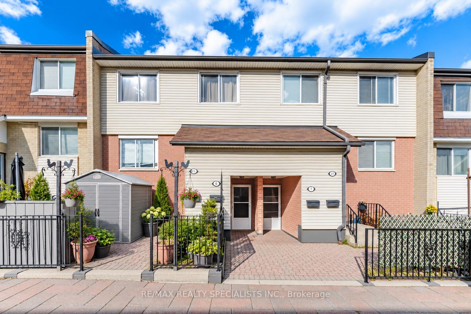 Photo 1 of Unit 6, 2170 Bromsgrove Road, Mississauga, Clarkson — HOMEH