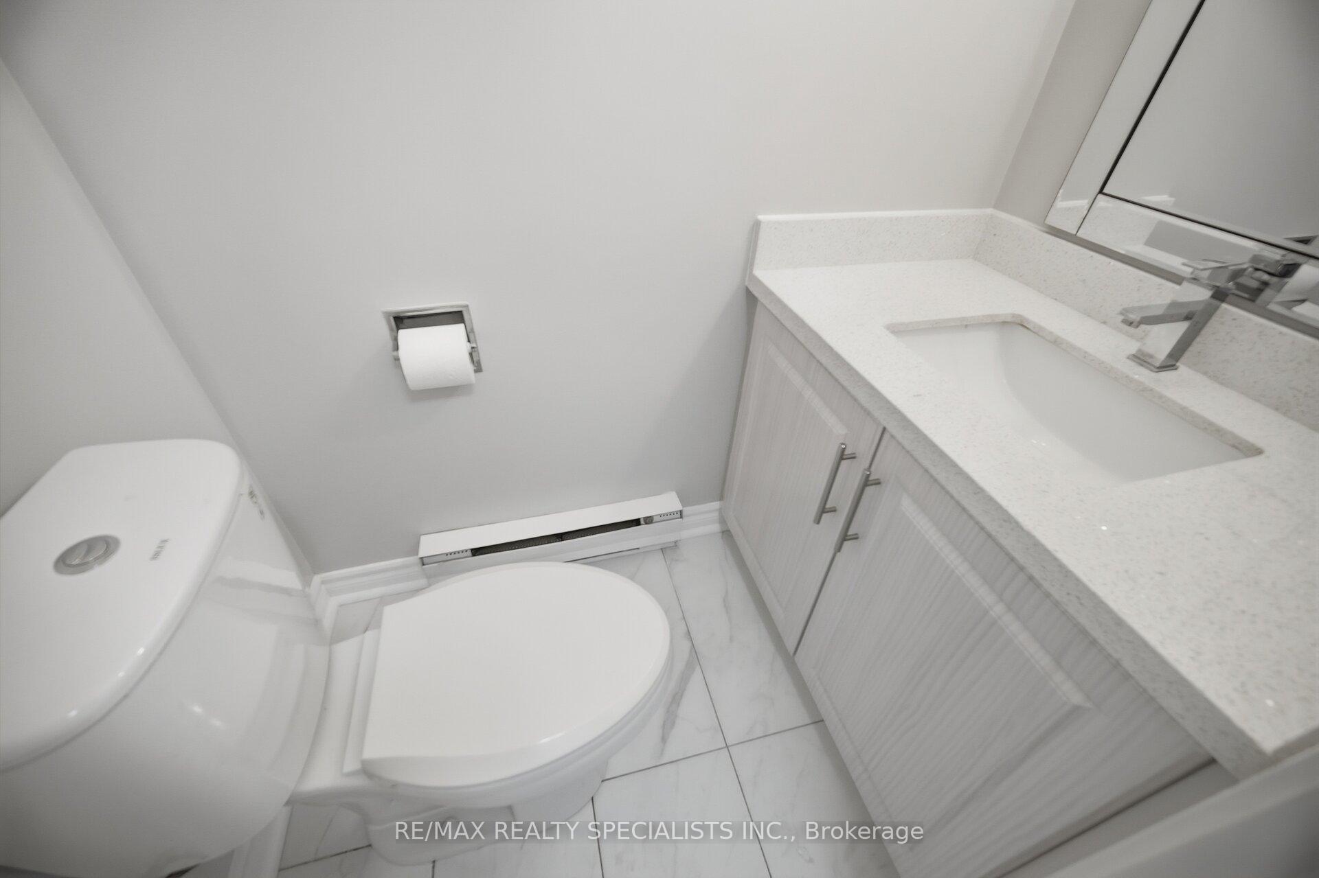 Photo 8 of Unit 6, 2170 Bromsgrove Road, Mississauga, Clarkson — HOMEH