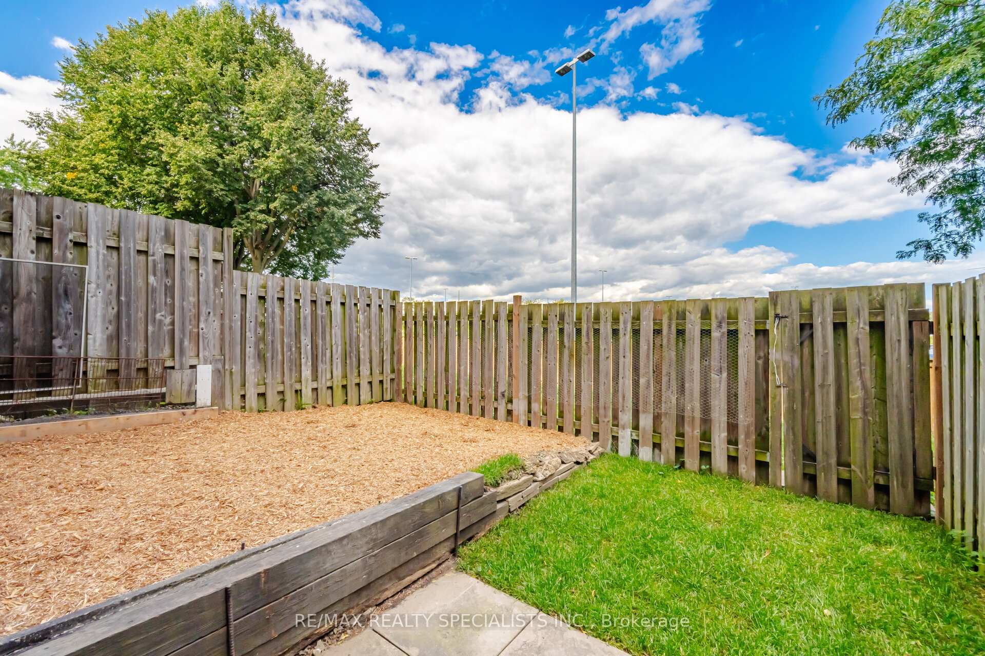 Photo 21 of Unit 6, 2170 Bromsgrove Road, Mississauga, Clarkson — HOMEH