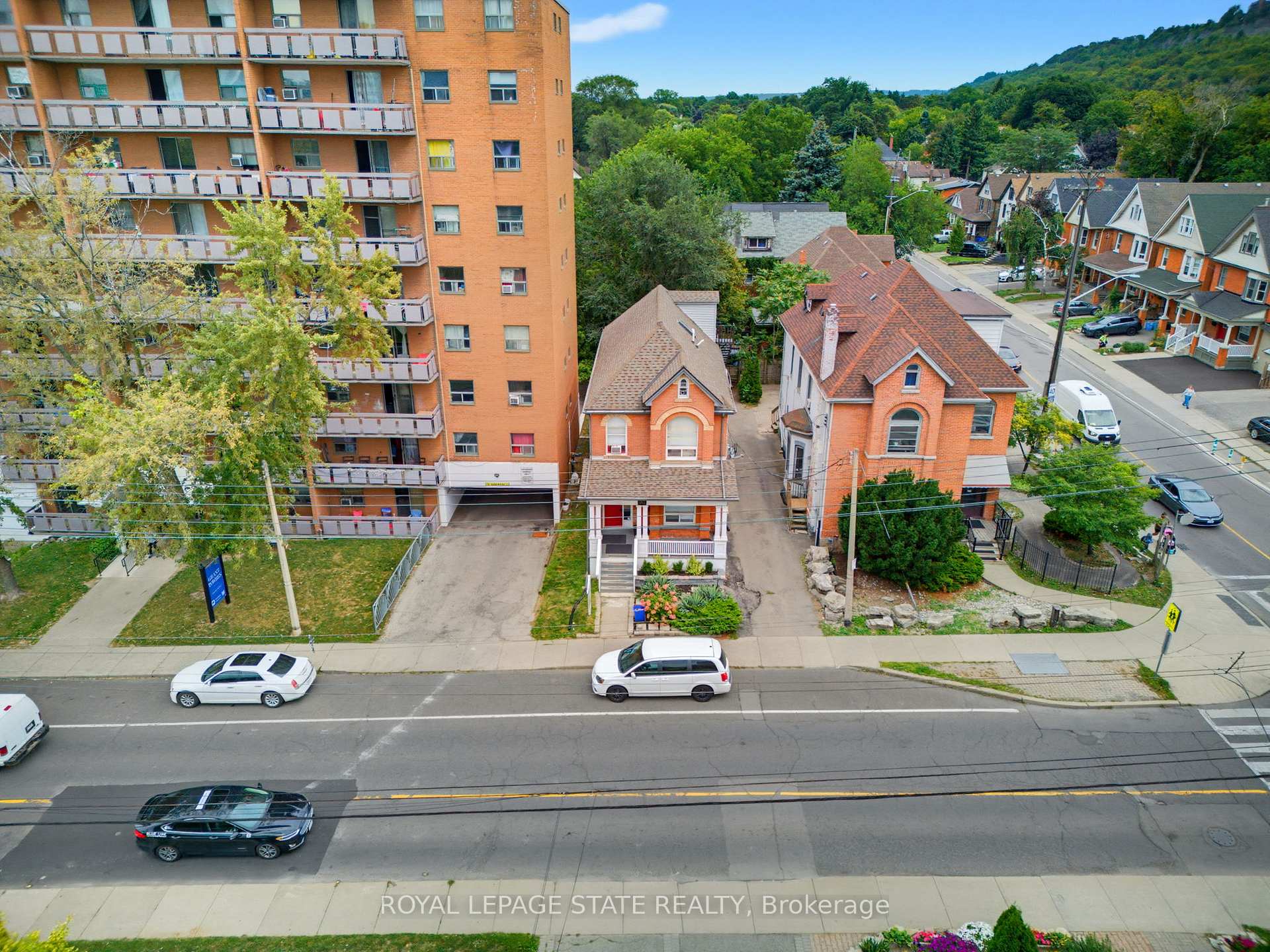 Photo 5 of 113 Wentworth Street S, Hamilton, Stinson — HOMEH
