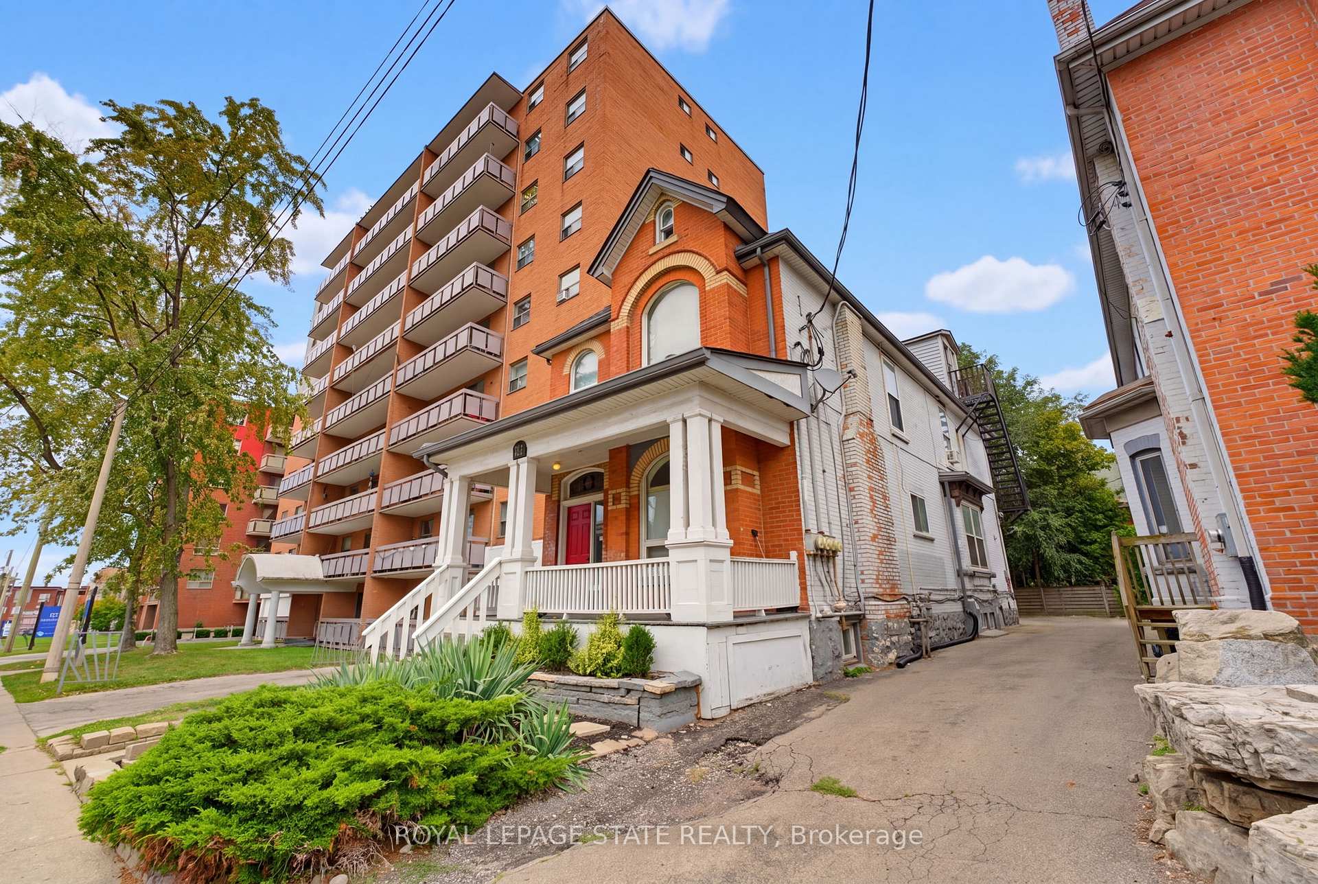 Photo 2 of 113 Wentworth Street S, Hamilton, Stinson — HOMEH
