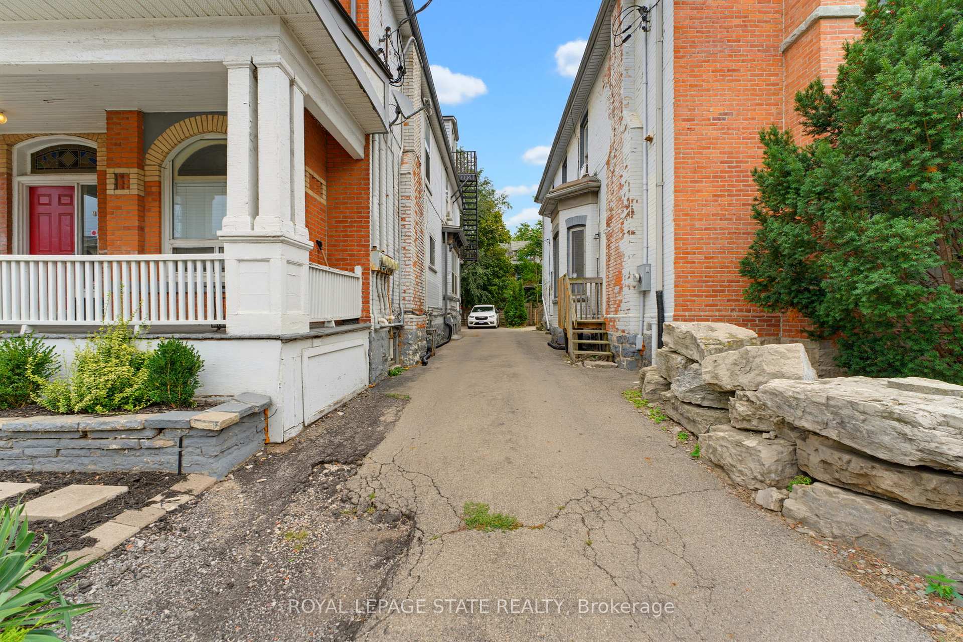 Photo 4 of 113 Wentworth Street S, Hamilton, Stinson — HOMEH