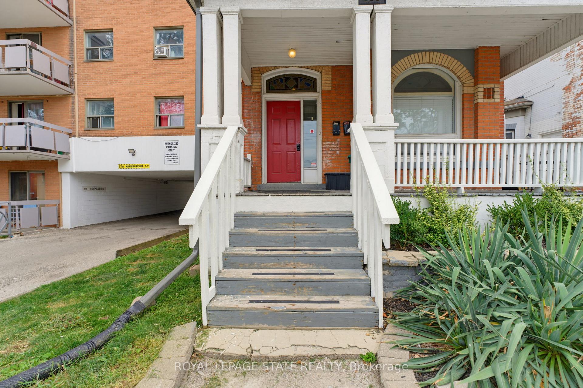 Photo 3 of 113 Wentworth Street S, Hamilton, Stinson — HOMEH