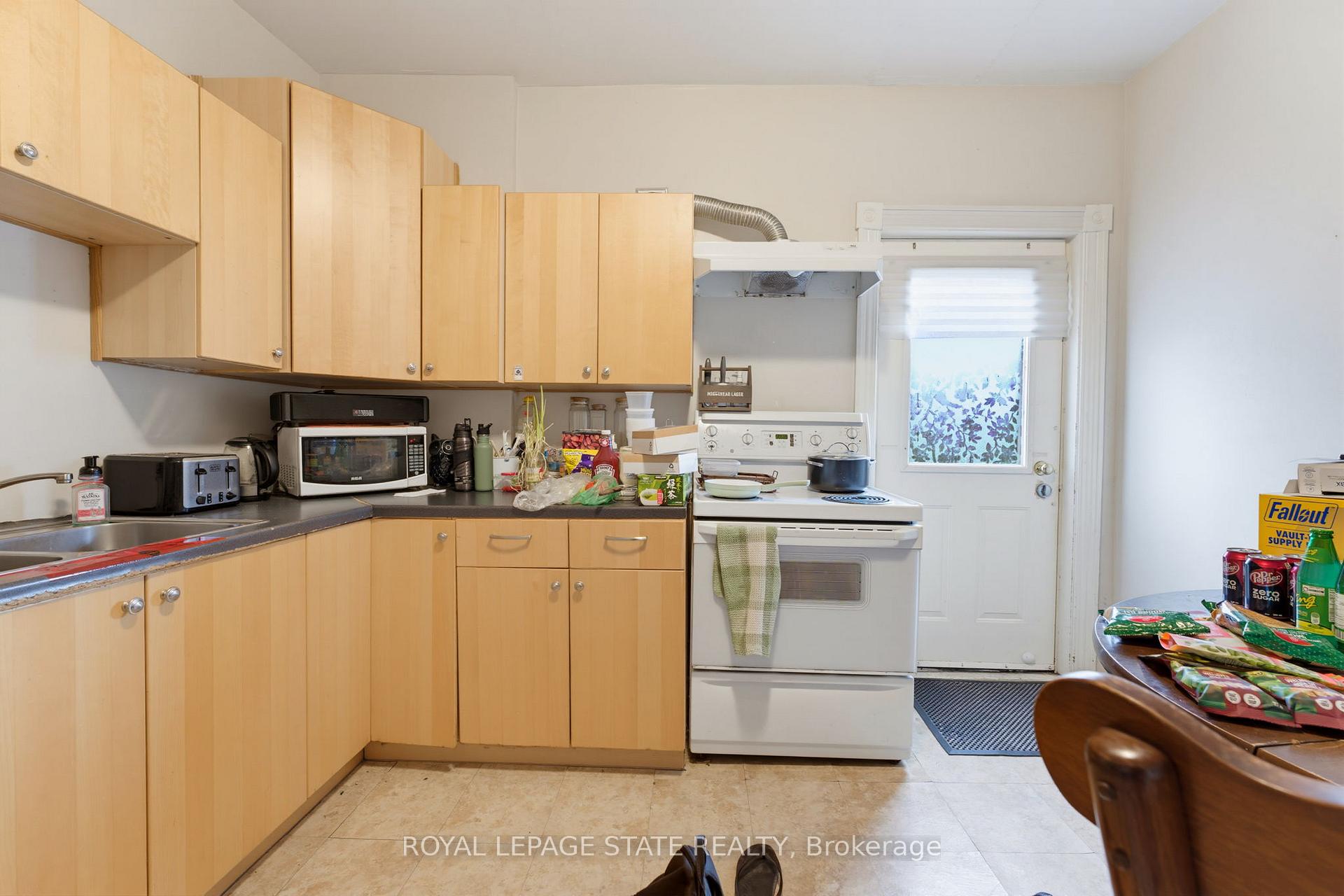 Photo 8 of 113 Wentworth Street S, Hamilton, Stinson — HOMEH