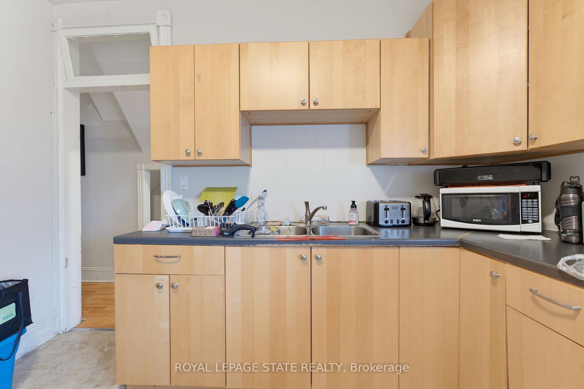 Photo 9 of 113 Wentworth Street S, Hamilton, Stinson — HOMEH