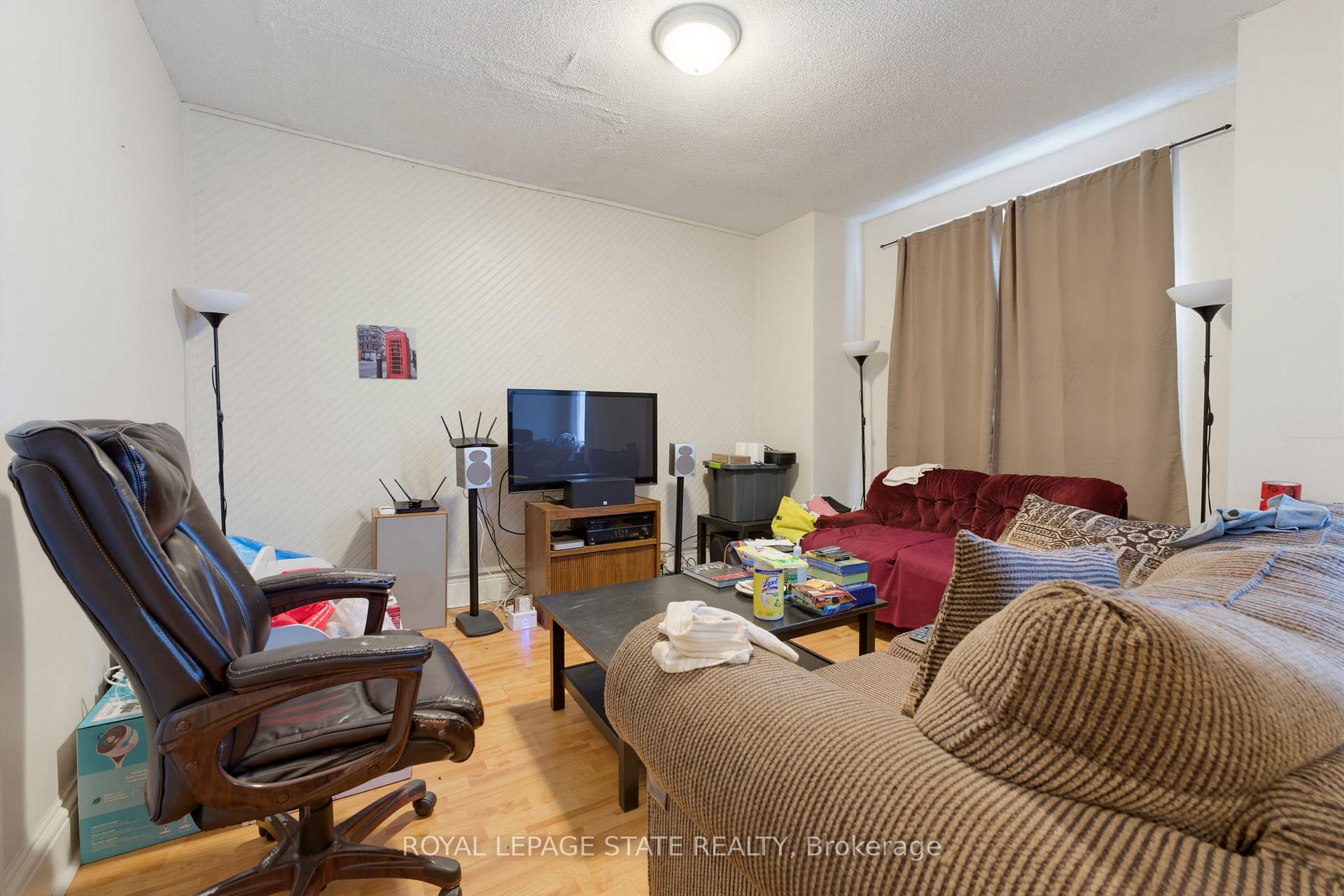 Photo 10 of 113 Wentworth Street S, Hamilton, Stinson — HOMEH