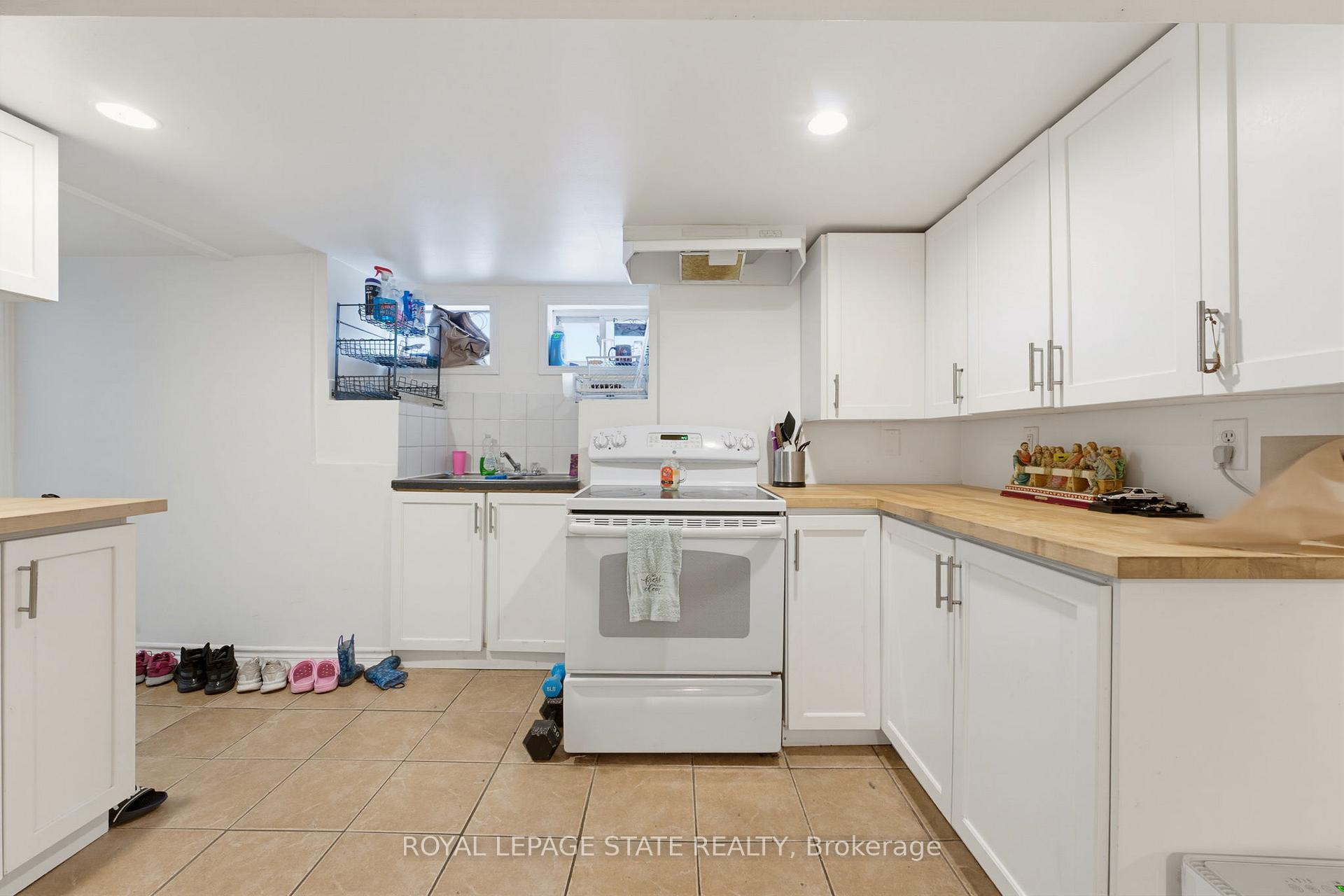 Photo 13 of 113 Wentworth Street S, Hamilton, Stinson — HOMEH