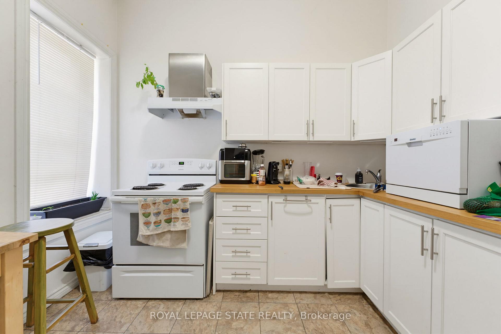 Photo 25 of 113 Wentworth Street S, Hamilton, Stinson — HOMEH