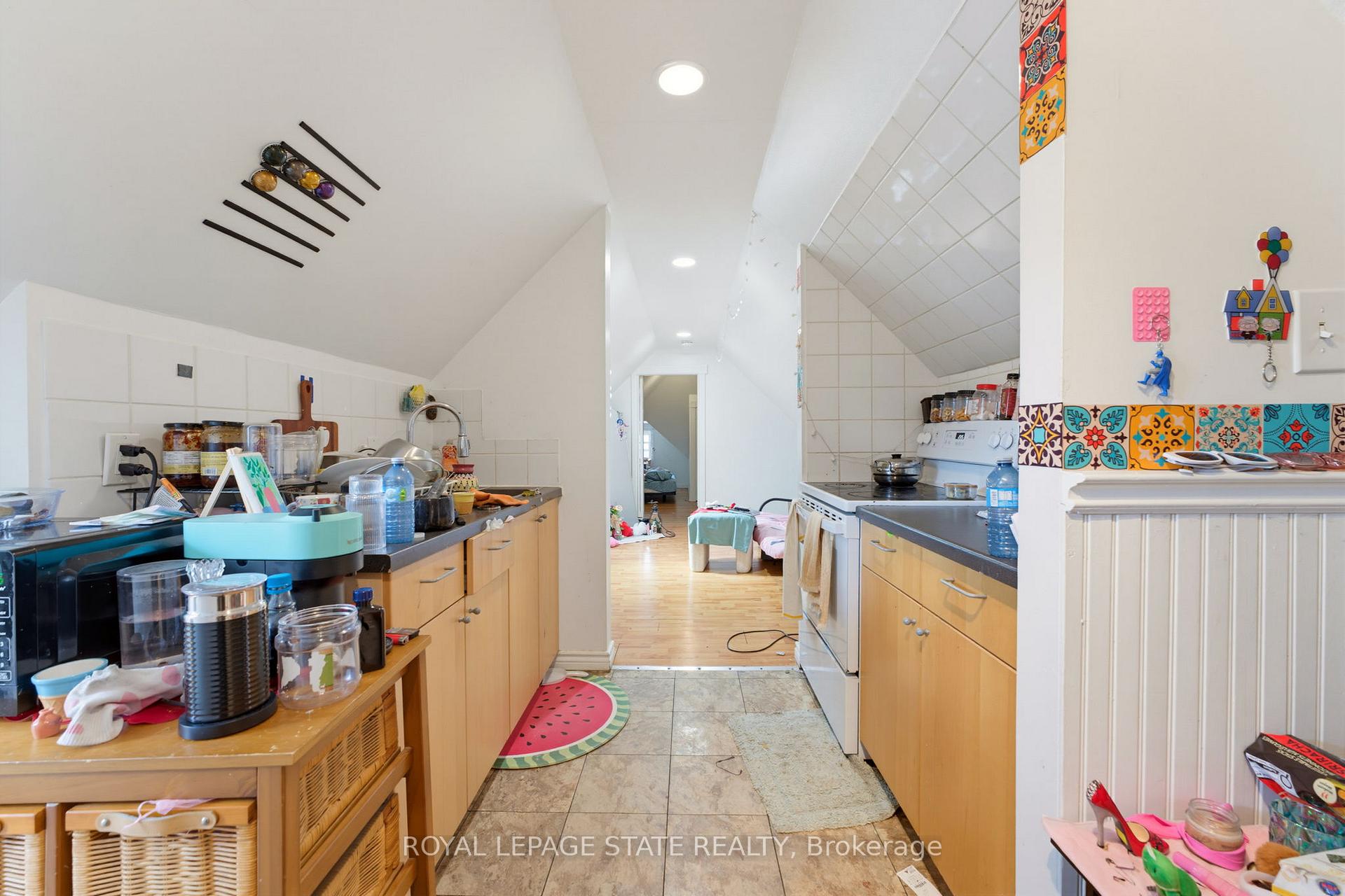 Photo 36 of 113 Wentworth Street S, Hamilton, Stinson — HOMEH