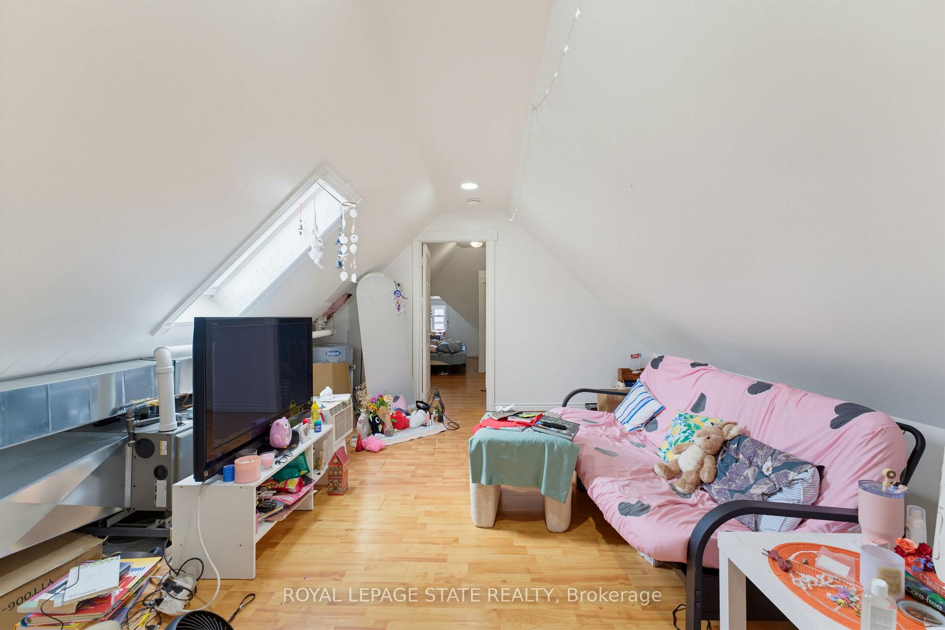 Photo 40 of 113 Wentworth Street S, Hamilton, Stinson — HOMEH