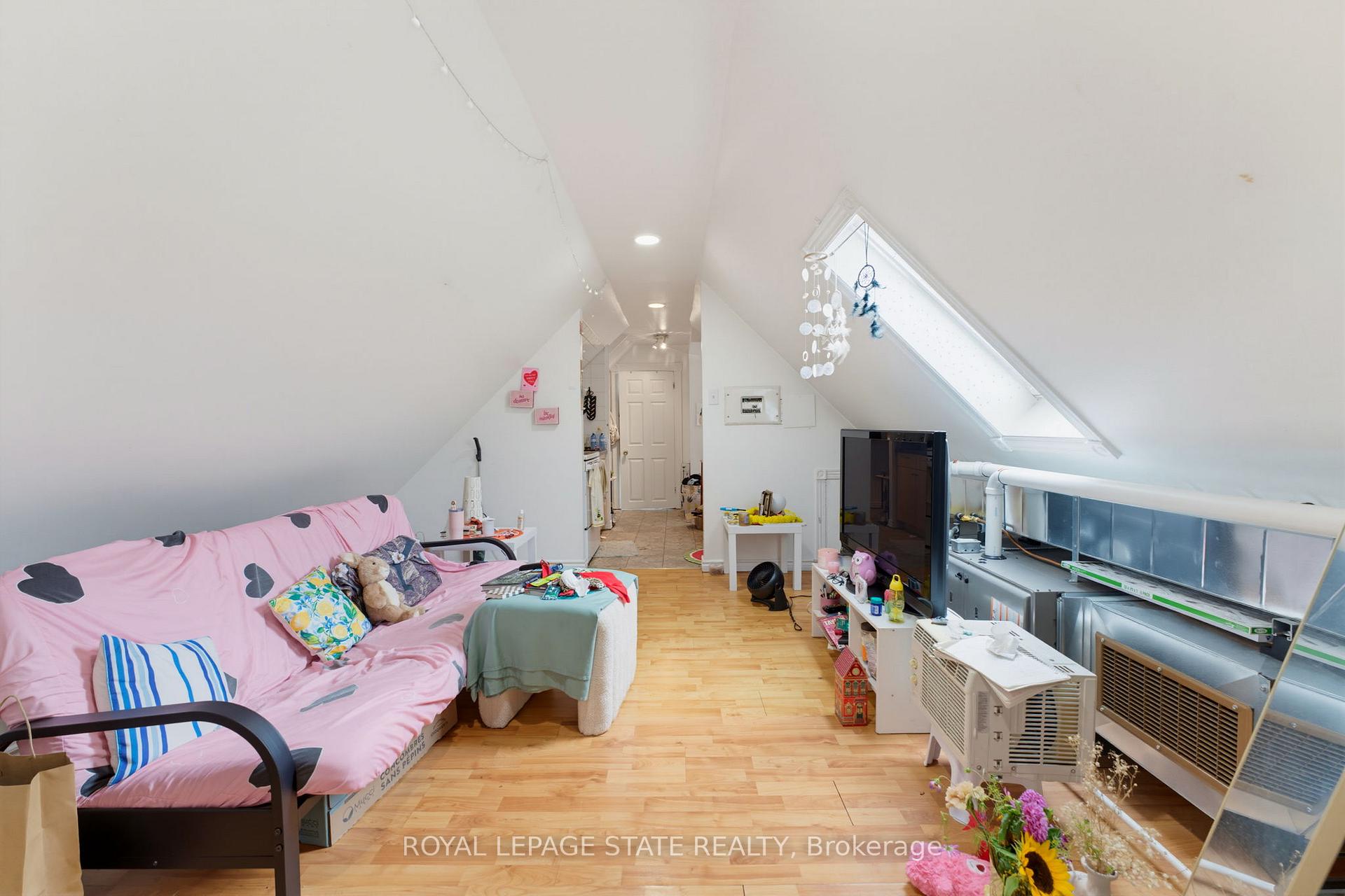 Photo 41 of 113 Wentworth Street S, Hamilton, Stinson — HOMEH