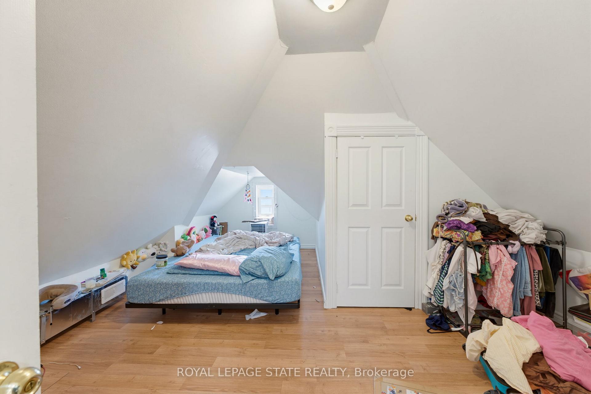 Photo 42 of 113 Wentworth Street S, Hamilton, Stinson — HOMEH