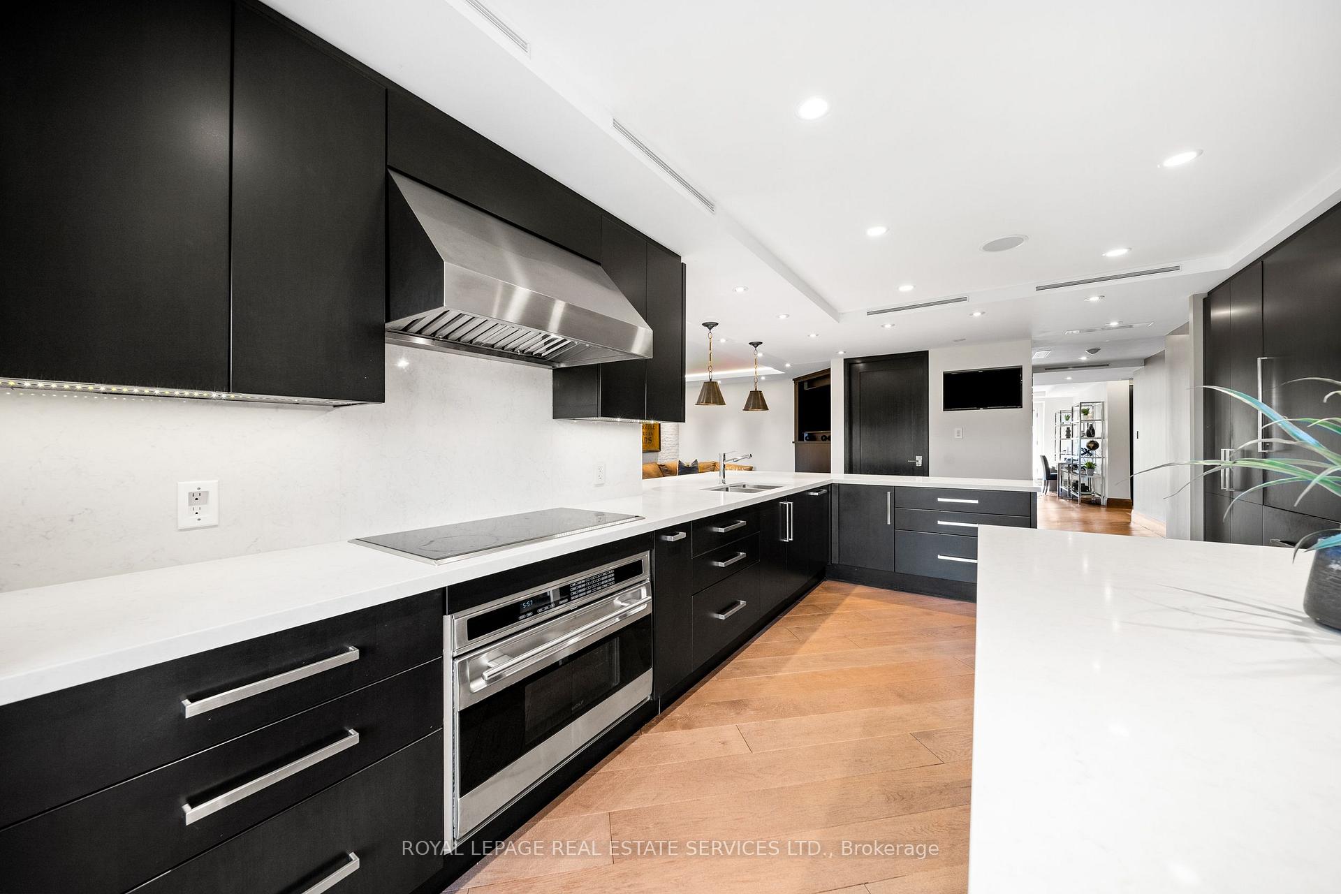 Photo 14 of Unit 501, 50 Old Mill Road, Etobicoke, Kingsway South — HOMEH