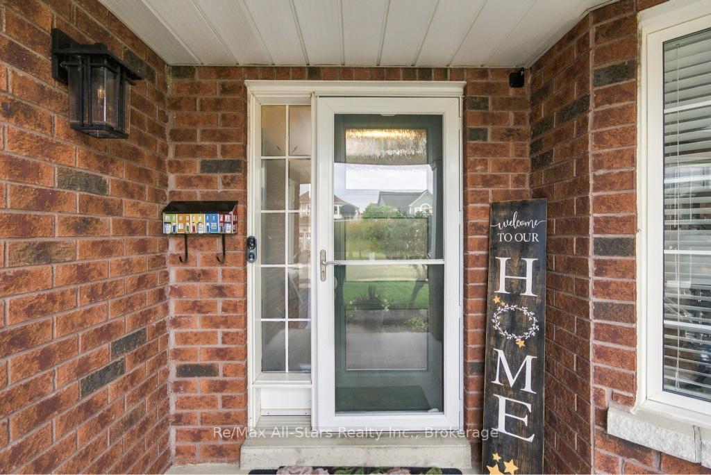 Photo 3 of 110 Hammond Street, Clarington, Bowmanville — HOMEH