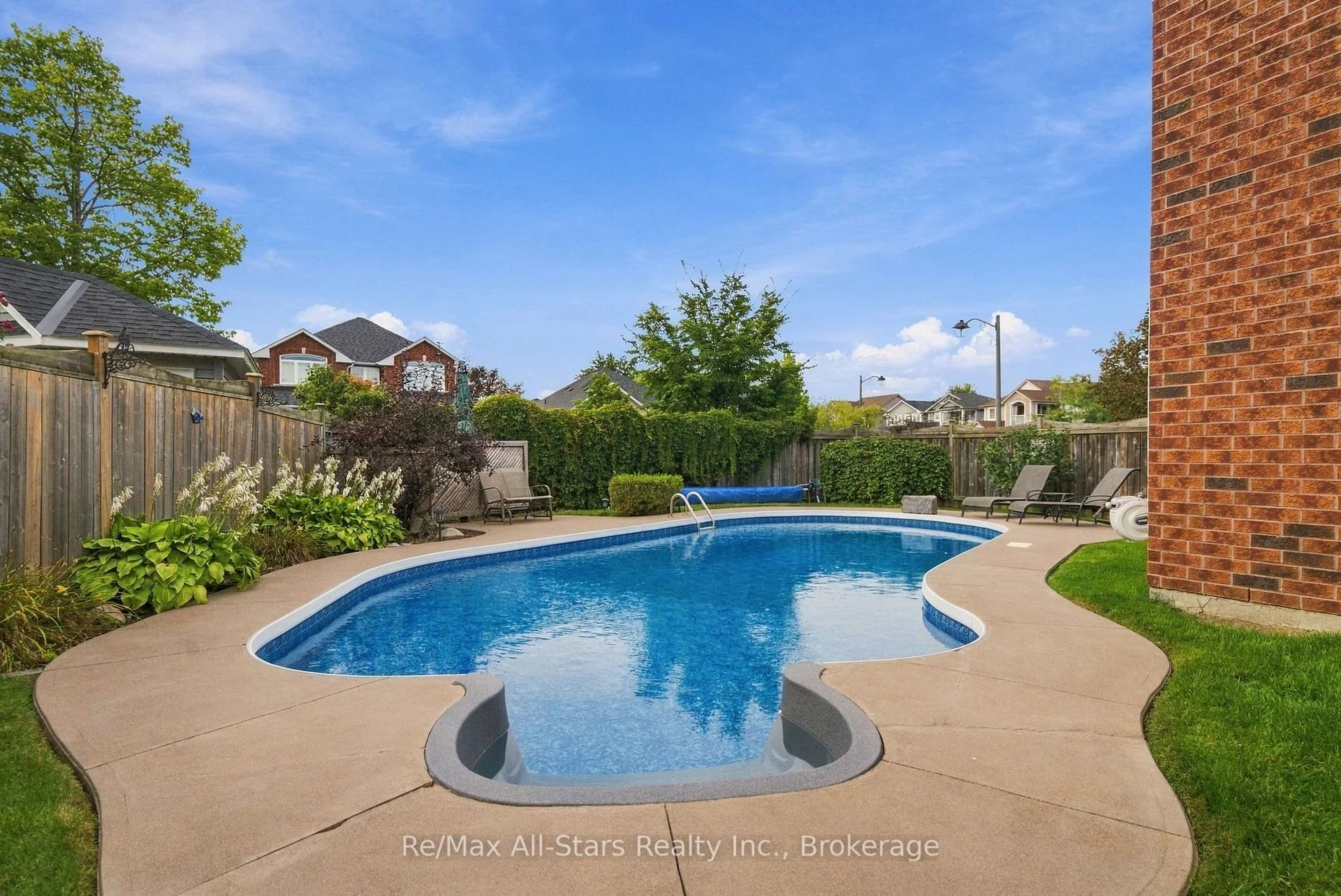 Photo 33 of 110 Hammond Street, Clarington, Bowmanville — HOMEH