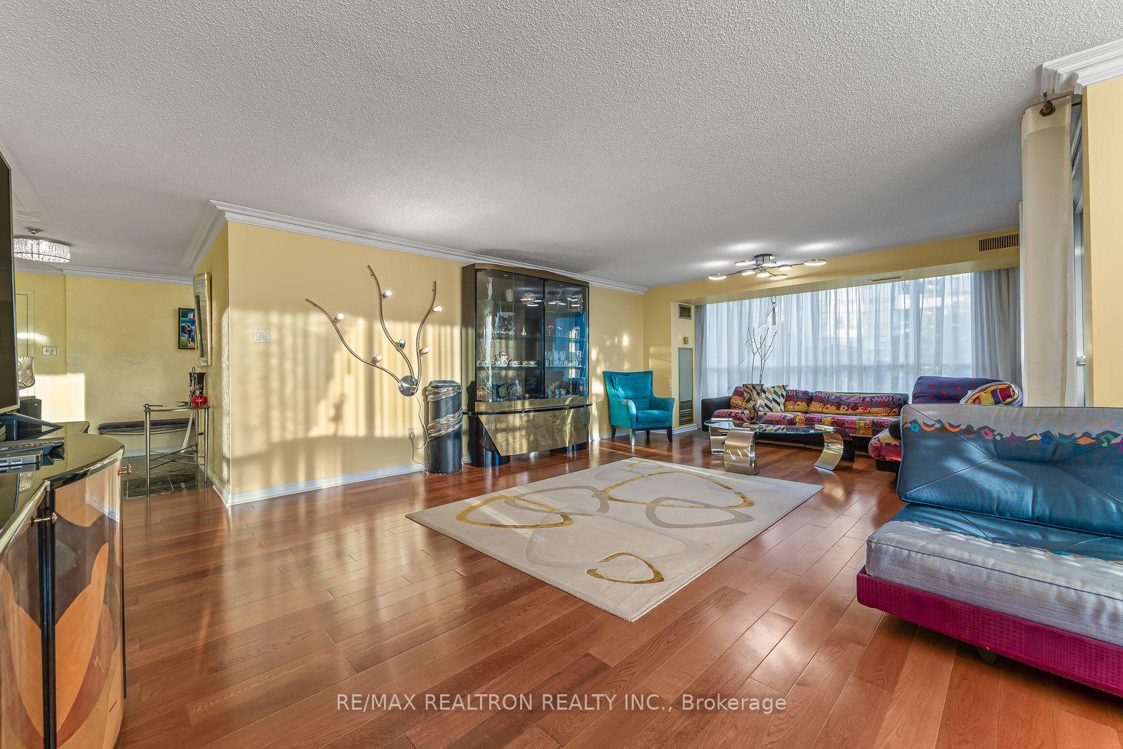Photo 3 of Unit 510, 7300 Yonge Street, Vaughan, Crestwood-Springfarm-Yorkhill — HOMEH