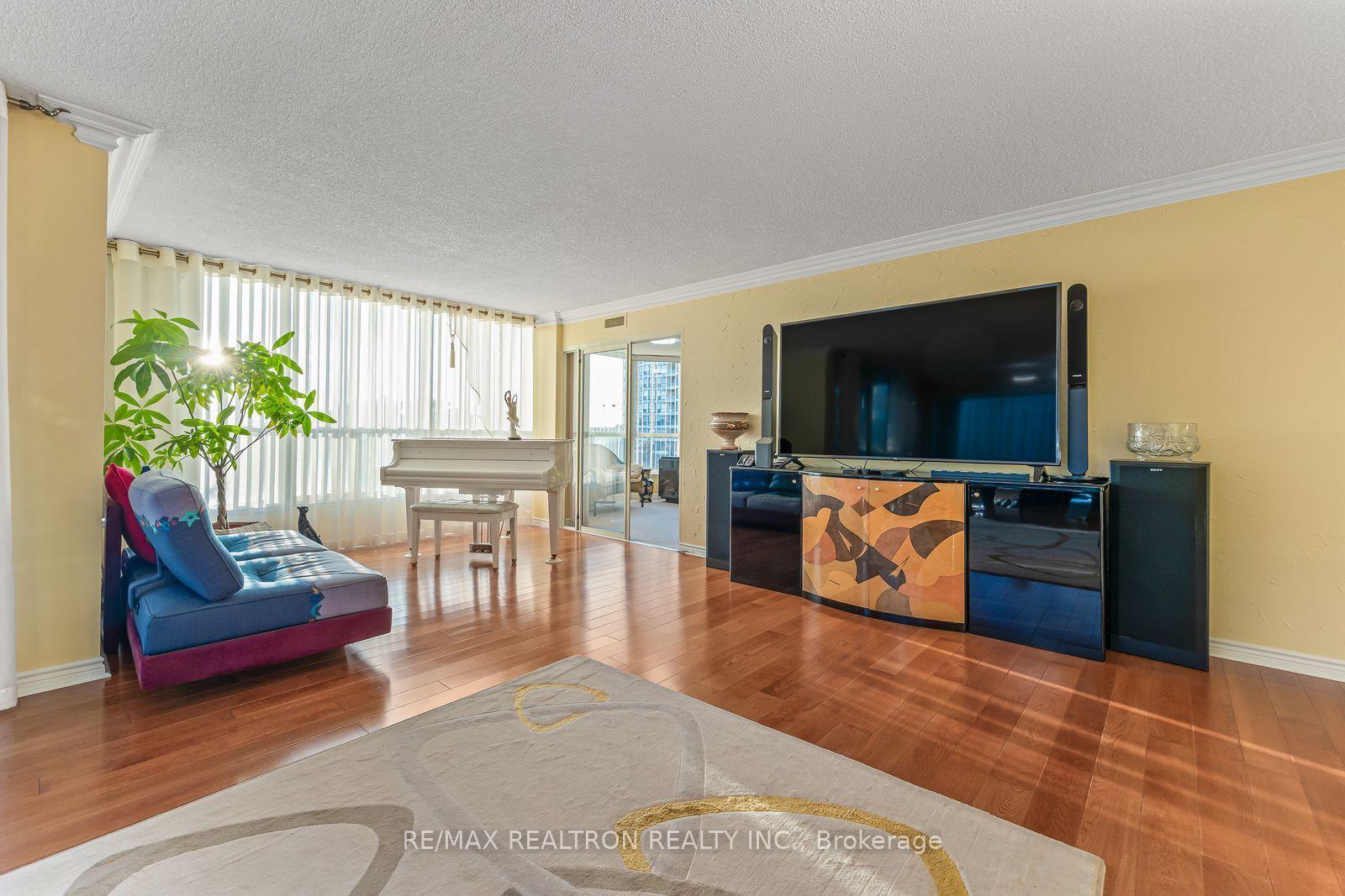 Photo 6 of Unit 510, 7300 Yonge Street, Vaughan, Crestwood-Springfarm-Yorkhill — HOMEH