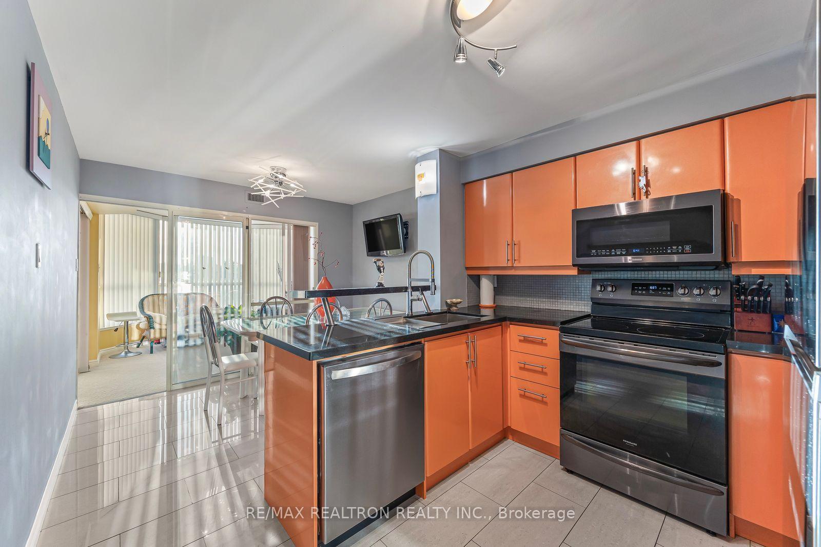 Photo 7 of Unit 510, 7300 Yonge Street, Vaughan, Crestwood-Springfarm-Yorkhill — HOMEH