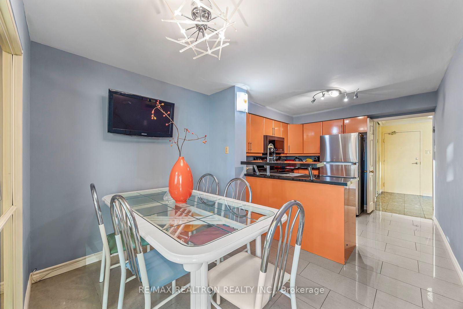 Photo 8 of Unit 510, 7300 Yonge Street, Vaughan, Crestwood-Springfarm-Yorkhill — HOMEH
