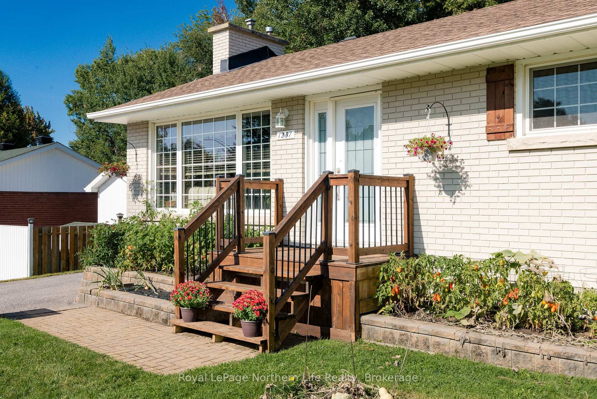 Photo 4 of 1237 Glenwood Road, North Bay, West End — HOMEH