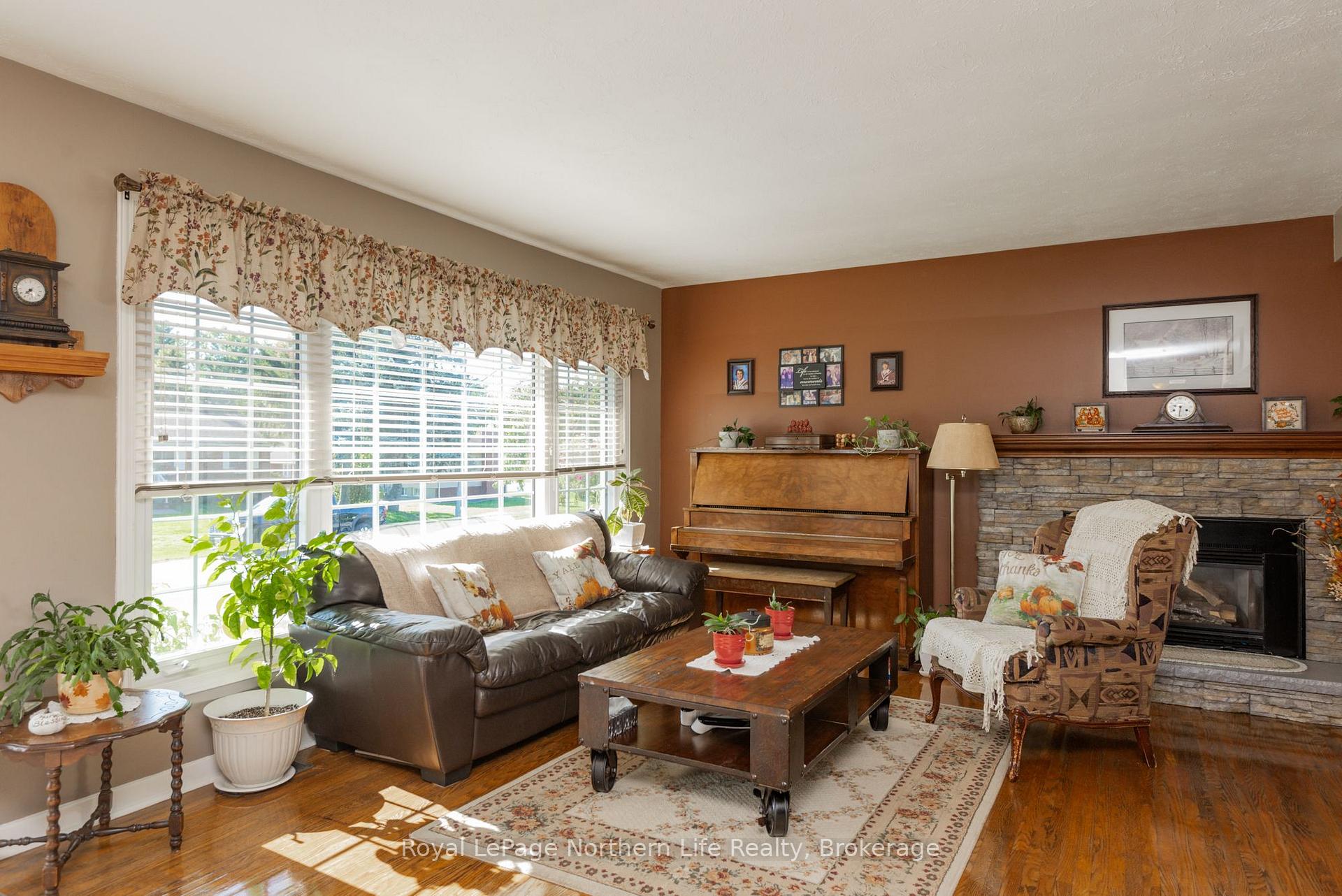 Photo 6 of 1237 Glenwood Road, North Bay, West End — HOMEH