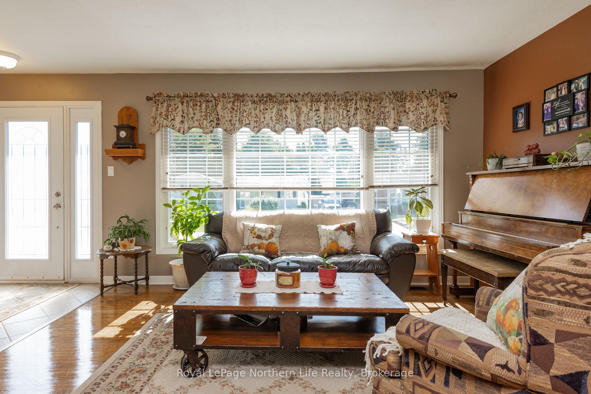 Photo 8 of 1237 Glenwood Road, North Bay, West End — HOMEH