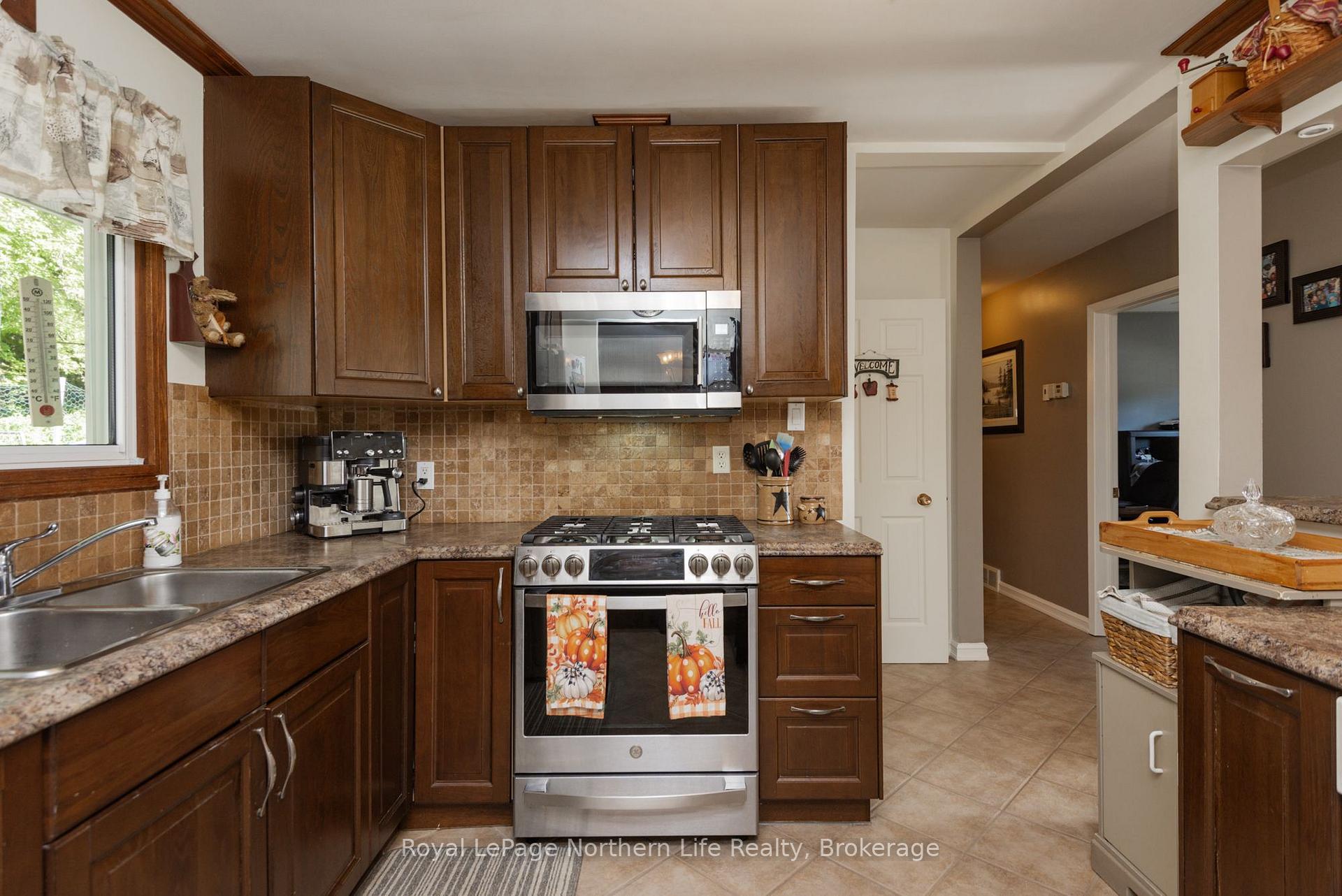 Photo 12 of 1237 Glenwood Road, North Bay, West End — HOMEH
