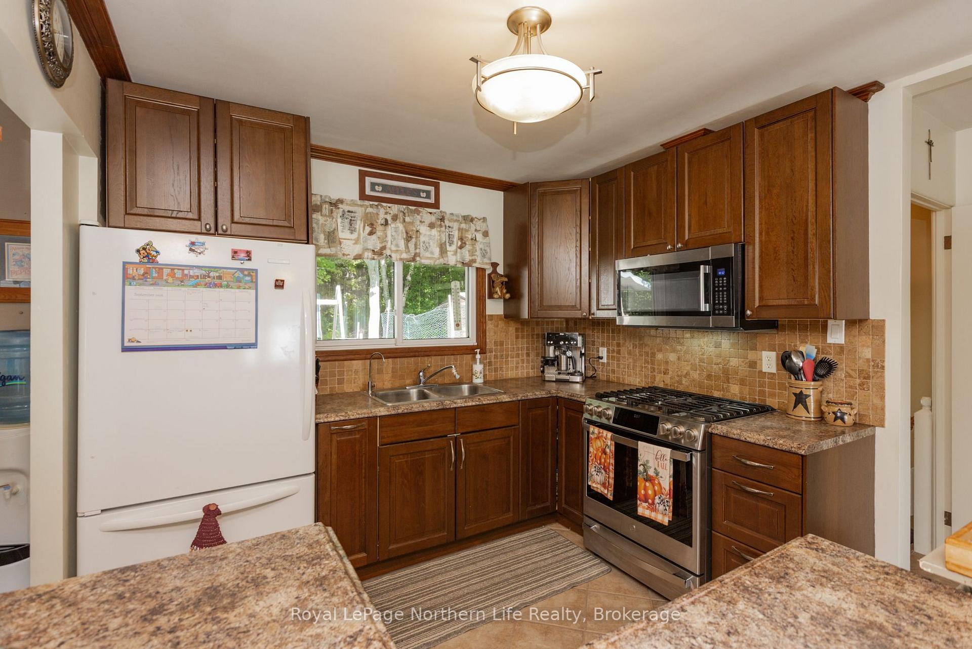 Photo 13 of 1237 Glenwood Road, North Bay, West End — HOMEH